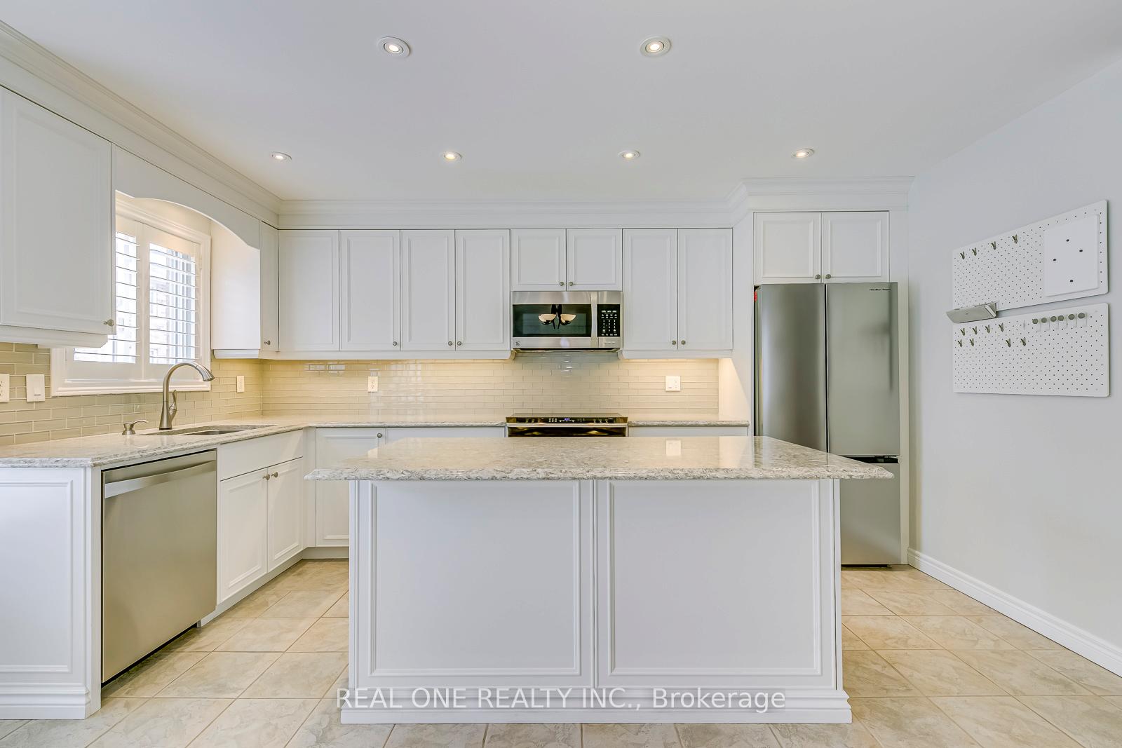 Photo 10 of 1491 Gulledge Trail, Oakville, West Oak Trails — HOMEH