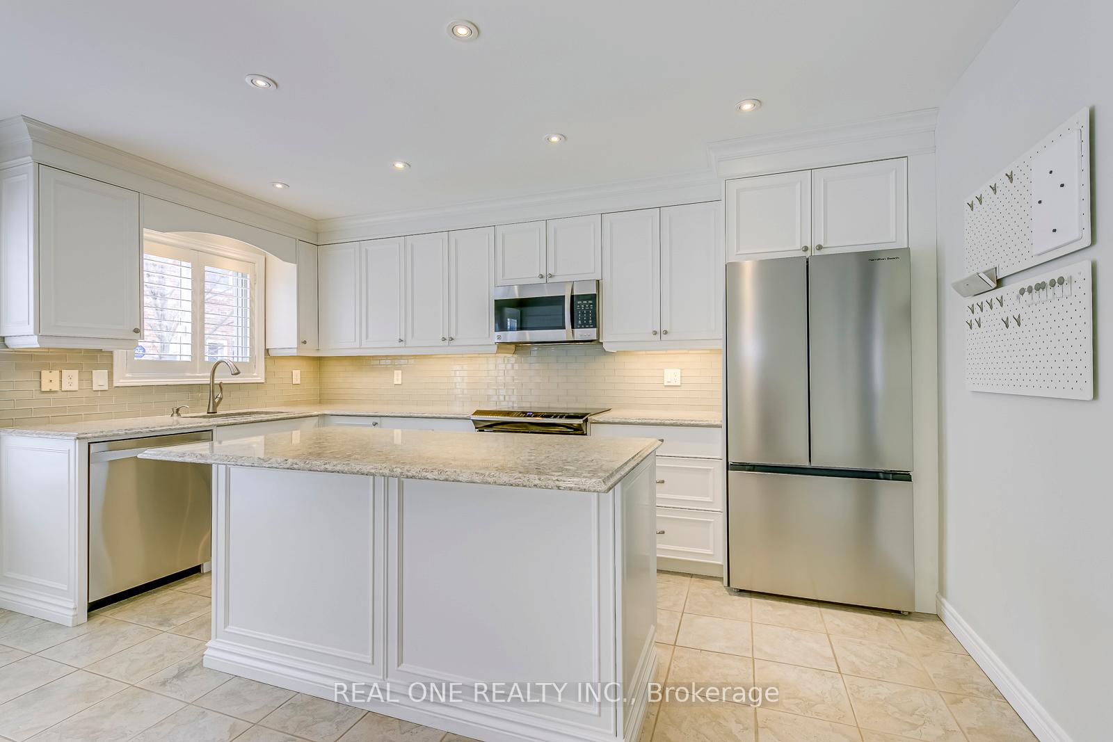 Photo 11 of 1491 Gulledge Trail, Oakville, West Oak Trails — HOMEH