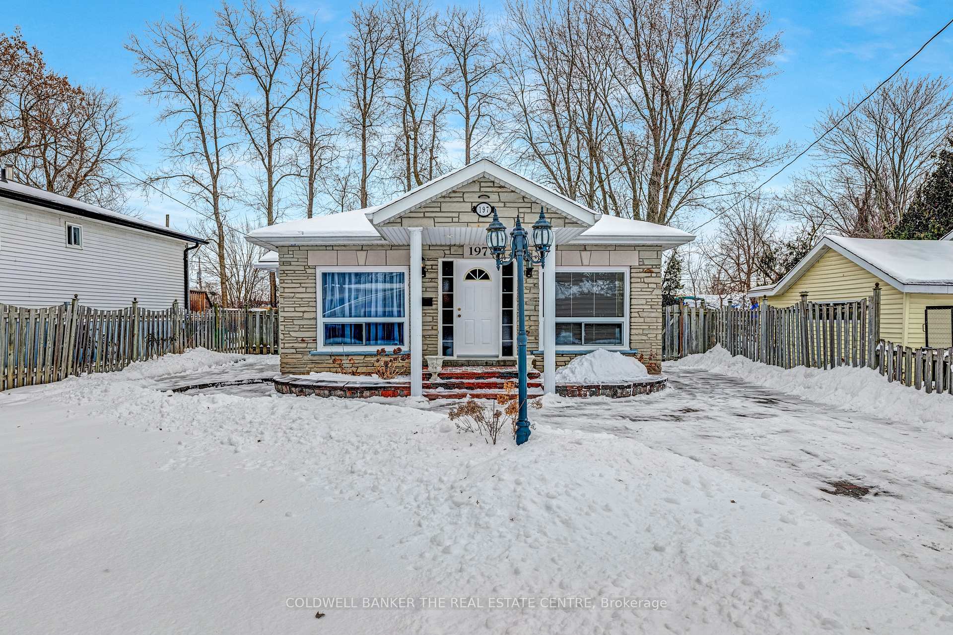 Photo 1 of 197 Cameron Crescent, Georgina, Keswick North — HOMEH
