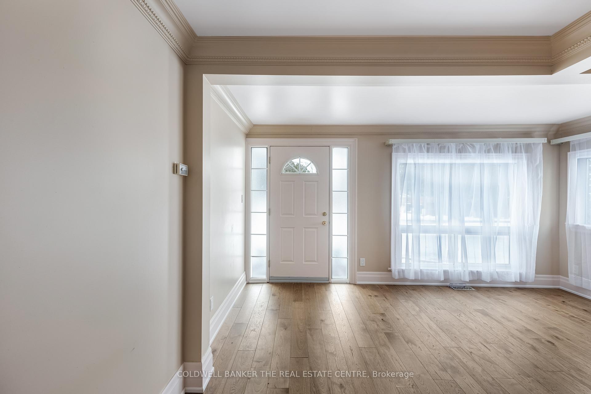Photo 7 of 197 Cameron Crescent, Georgina, Keswick North — HOMEH