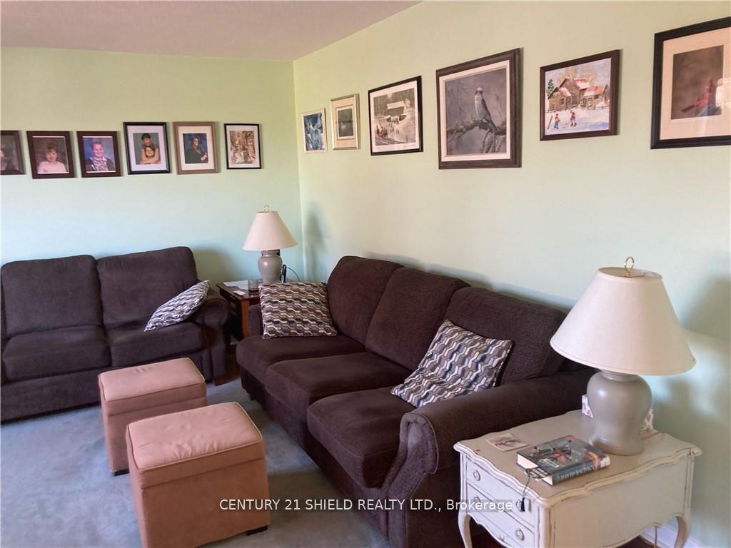 Photo 3 of 813 Haldimand Crescent, Cornwall — HOMEH