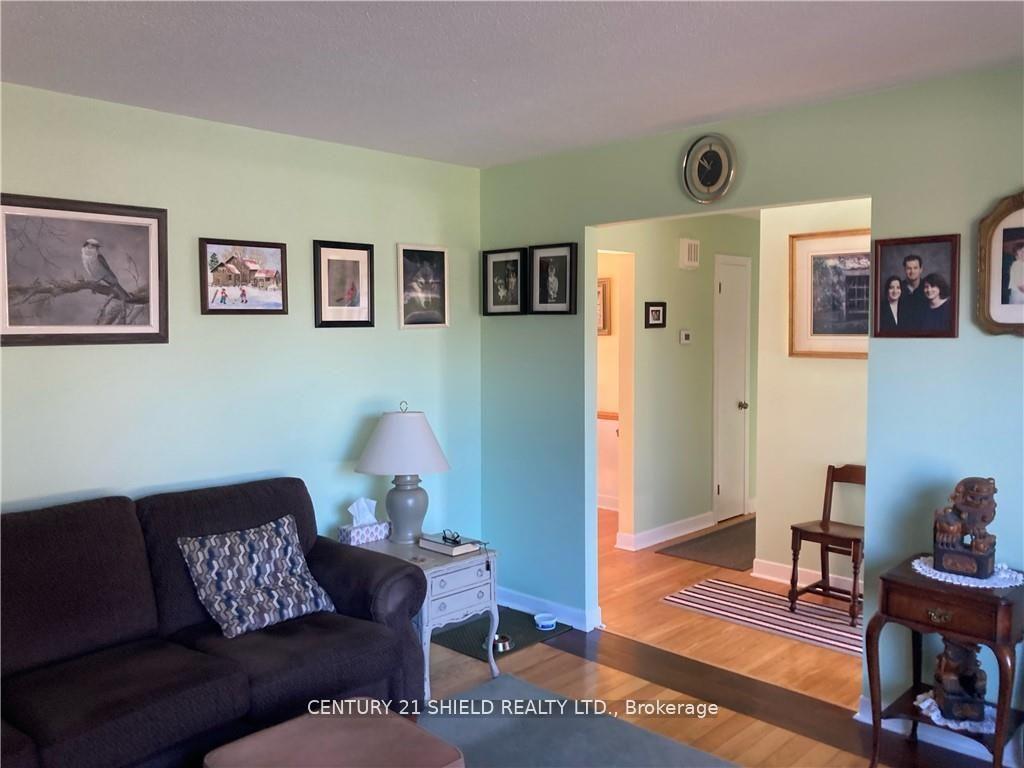 Photo 4 of 813 Haldimand Crescent, Cornwall — HOMEH