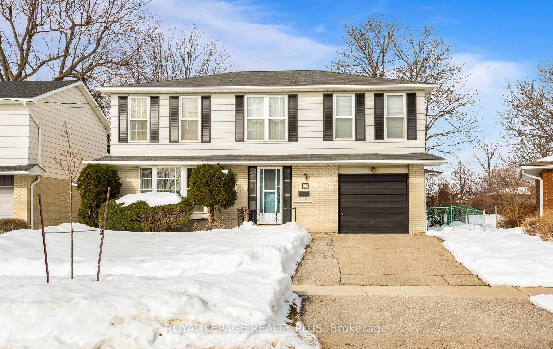 Photo 1 of 22 Airedale Court, Halton Hills, Georgetown — HOMEH