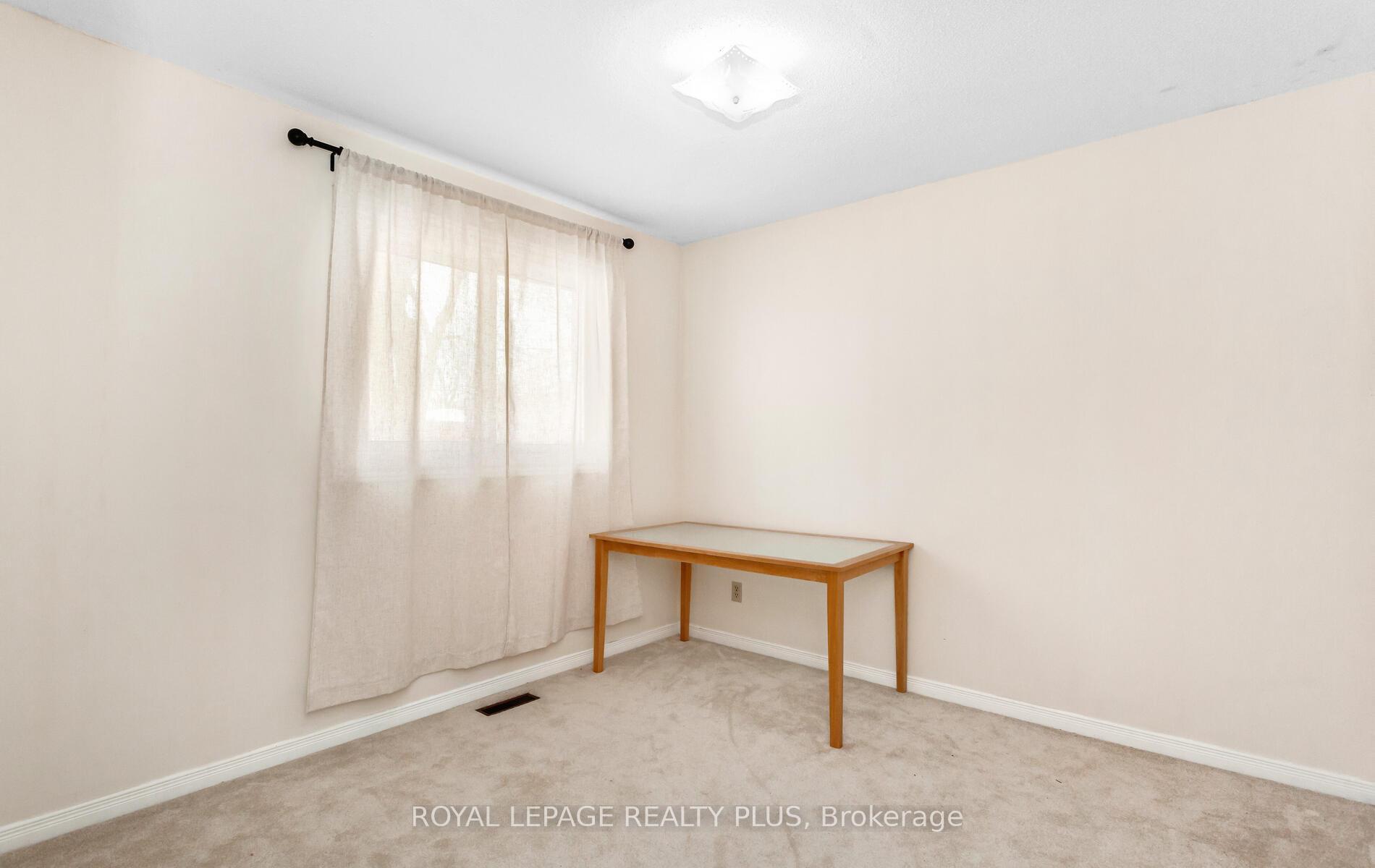 Photo 11 of 22 Airedale Court, Halton Hills, Georgetown — HOMEH