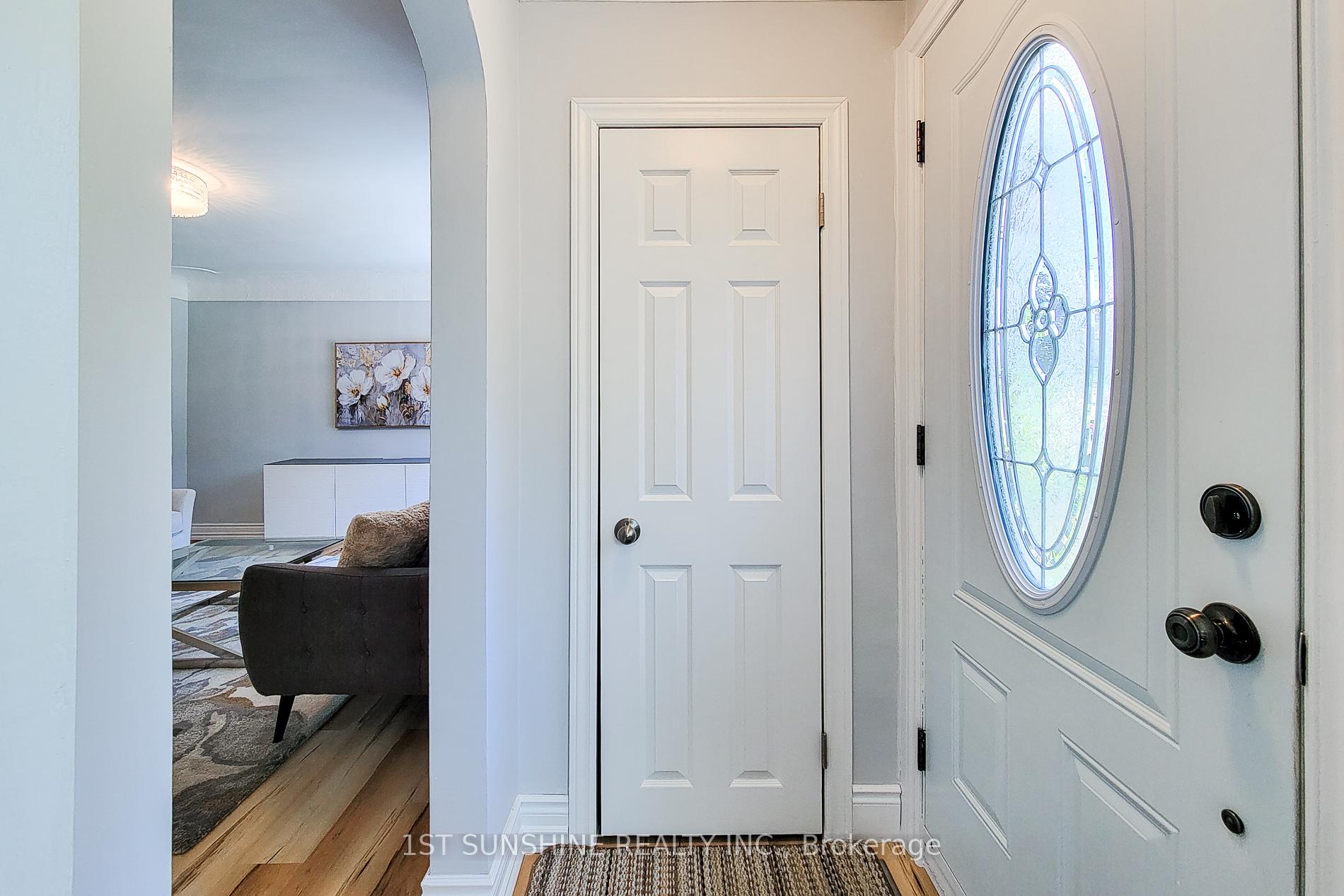Photo 4 of 88 Fiddlers Green Road, Hamilton, Ancaster — HOMEH