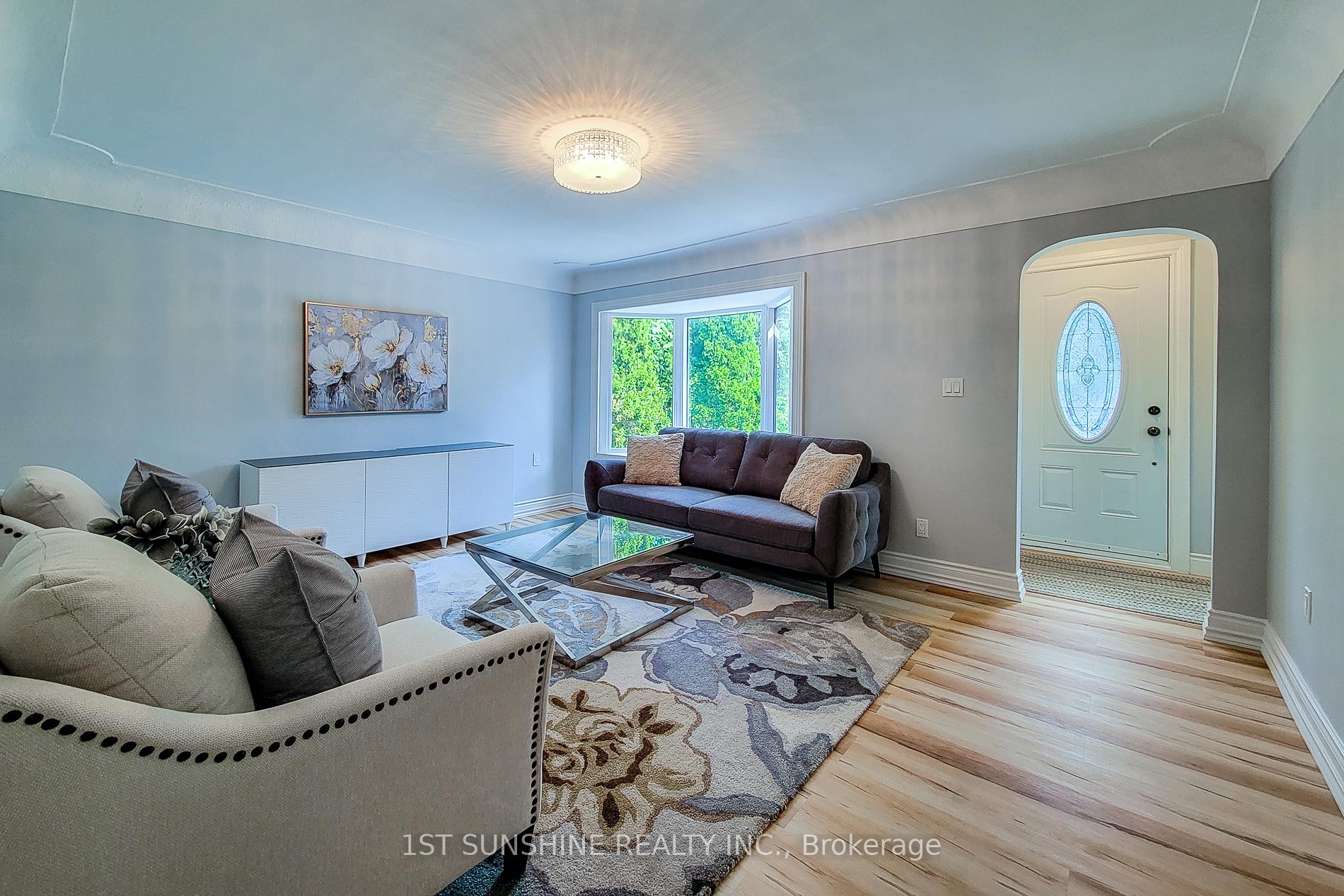Photo 5 of 88 Fiddlers Green Road, Hamilton, Ancaster — HOMEH