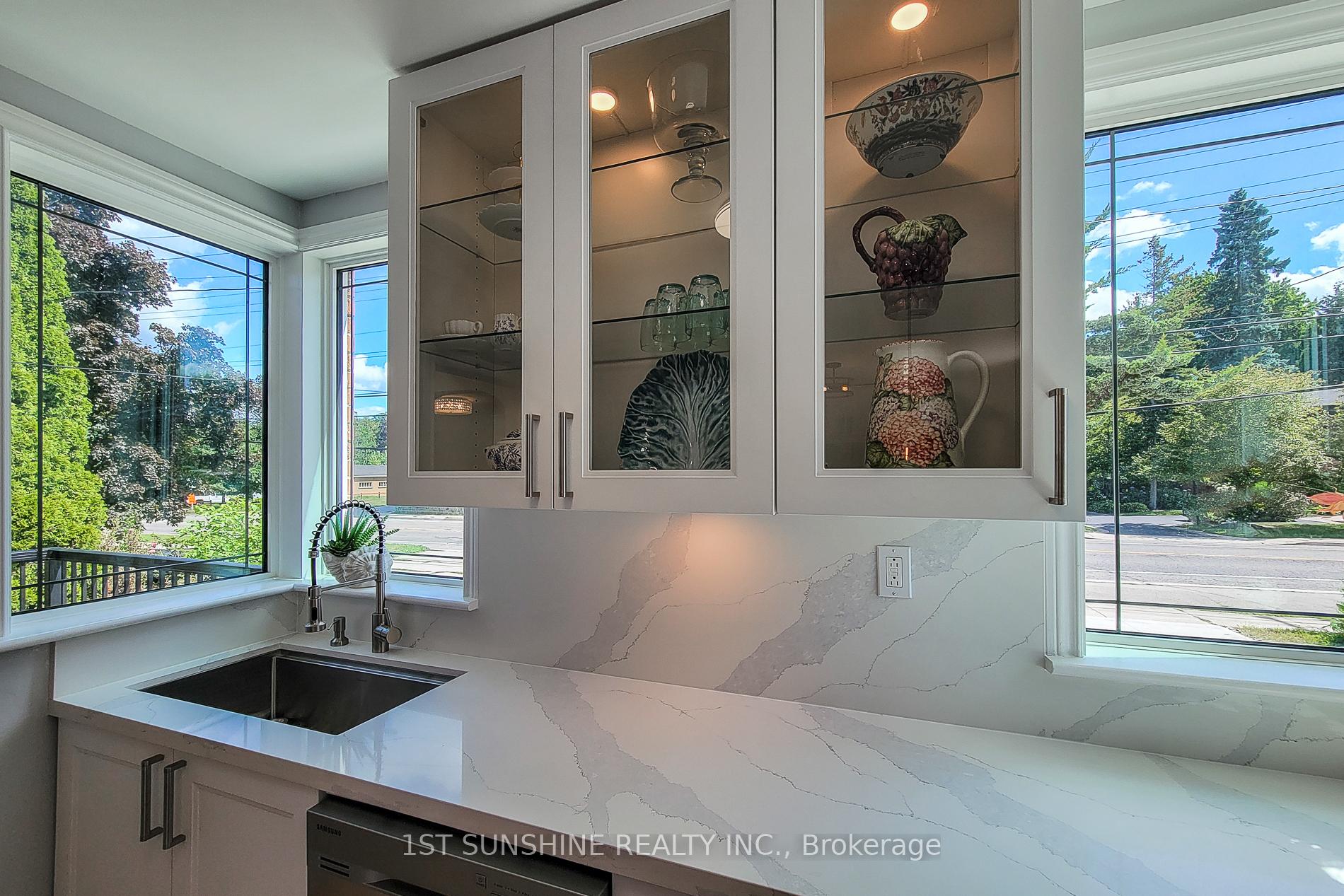 Photo 10 of 88 Fiddlers Green Road, Hamilton, Ancaster — HOMEH
