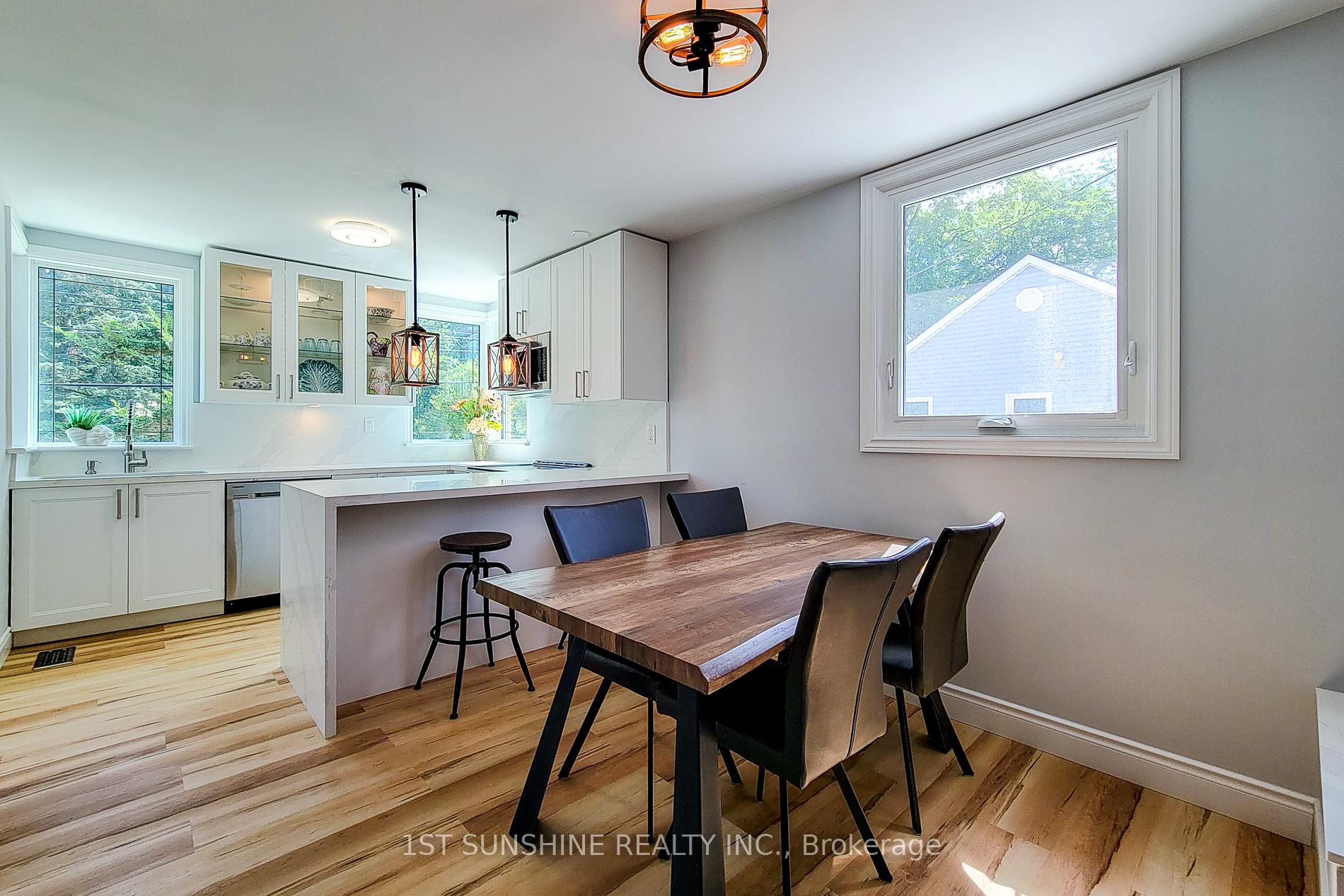 Photo 11 of 88 Fiddlers Green Road, Hamilton, Ancaster — HOMEH