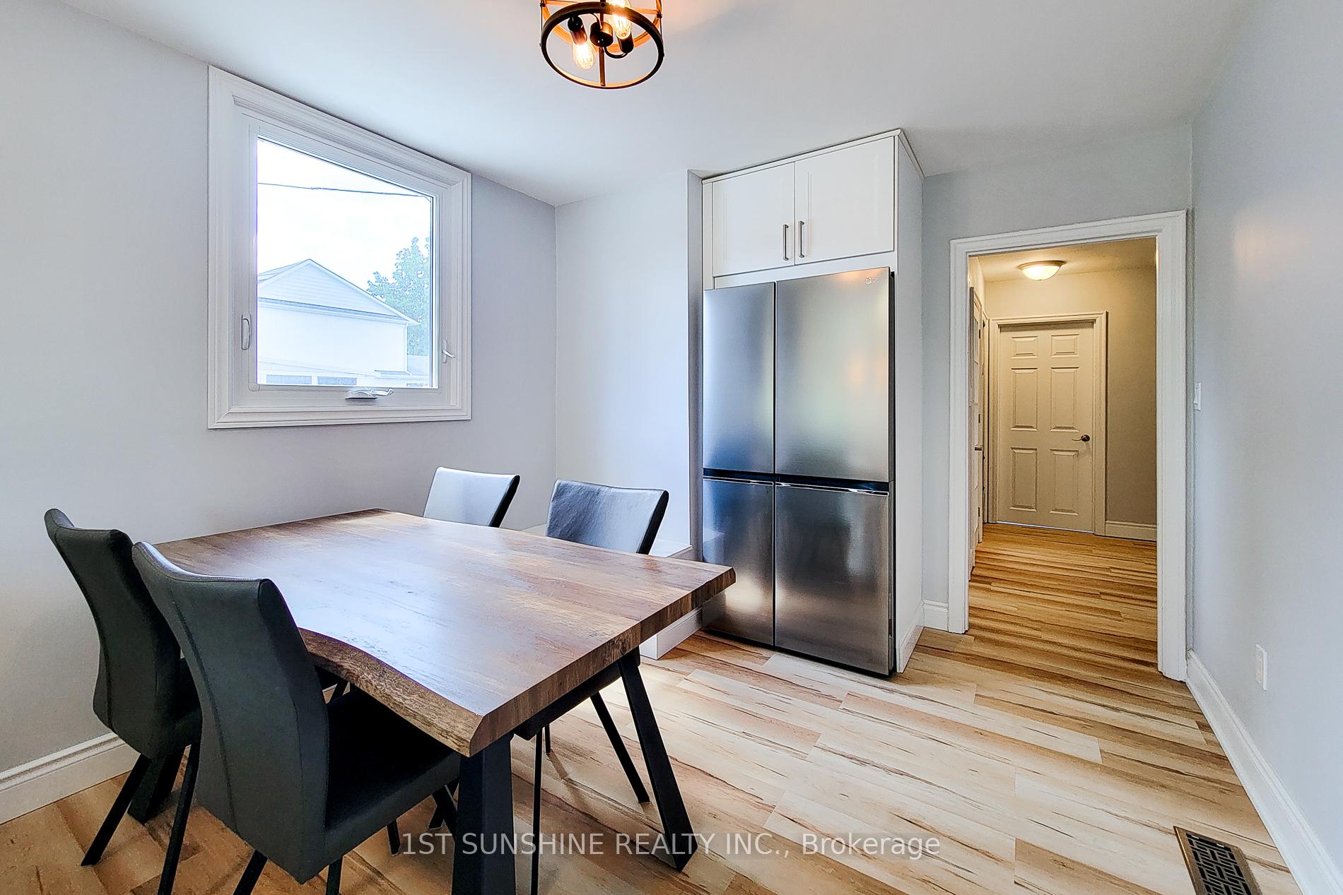 Photo 12 of 88 Fiddlers Green Road, Hamilton, Ancaster — HOMEH