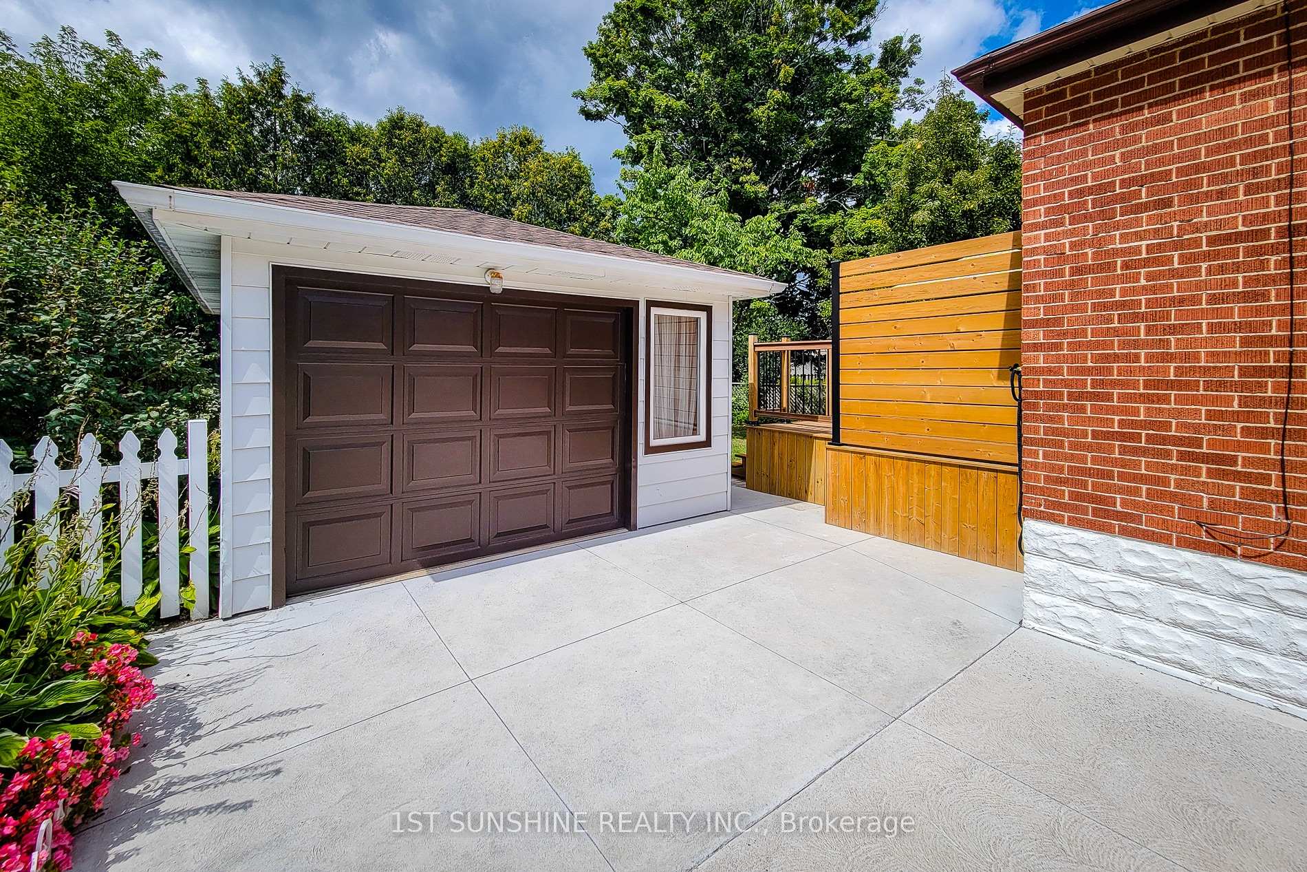 Photo 27 of 88 Fiddlers Green Road, Hamilton, Ancaster — HOMEH