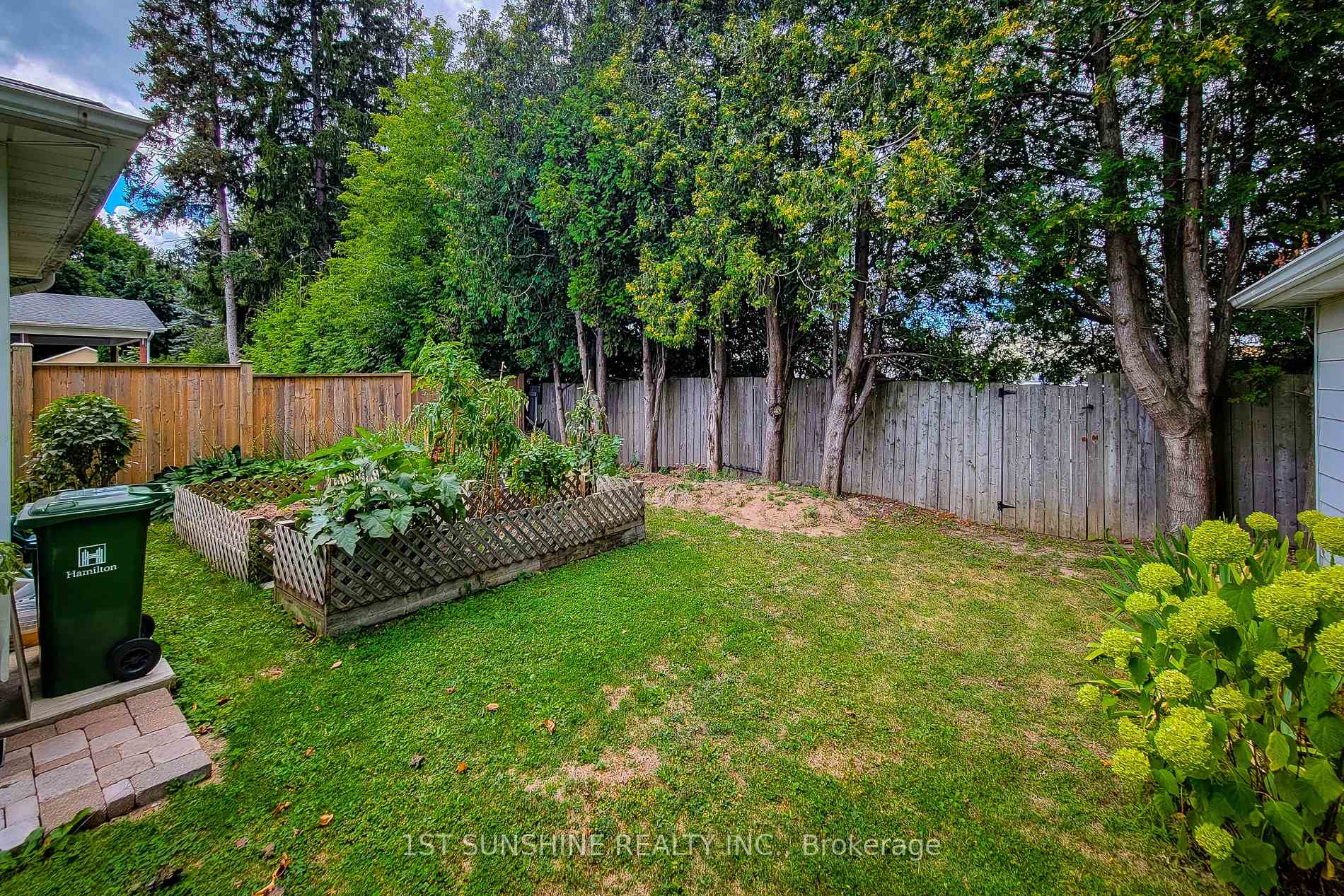 Photo 30 of 88 Fiddlers Green Road, Hamilton, Ancaster — HOMEH