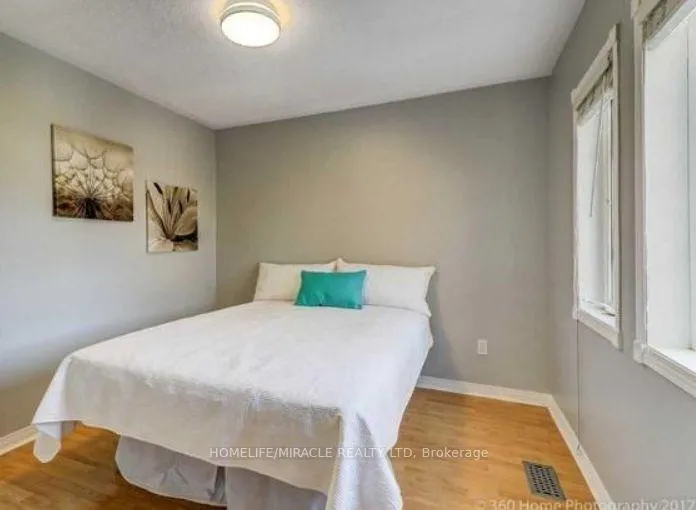 Photo 12 of 15 Bramfield Street, Brampton, Fletcher's Meadow — HOMEH