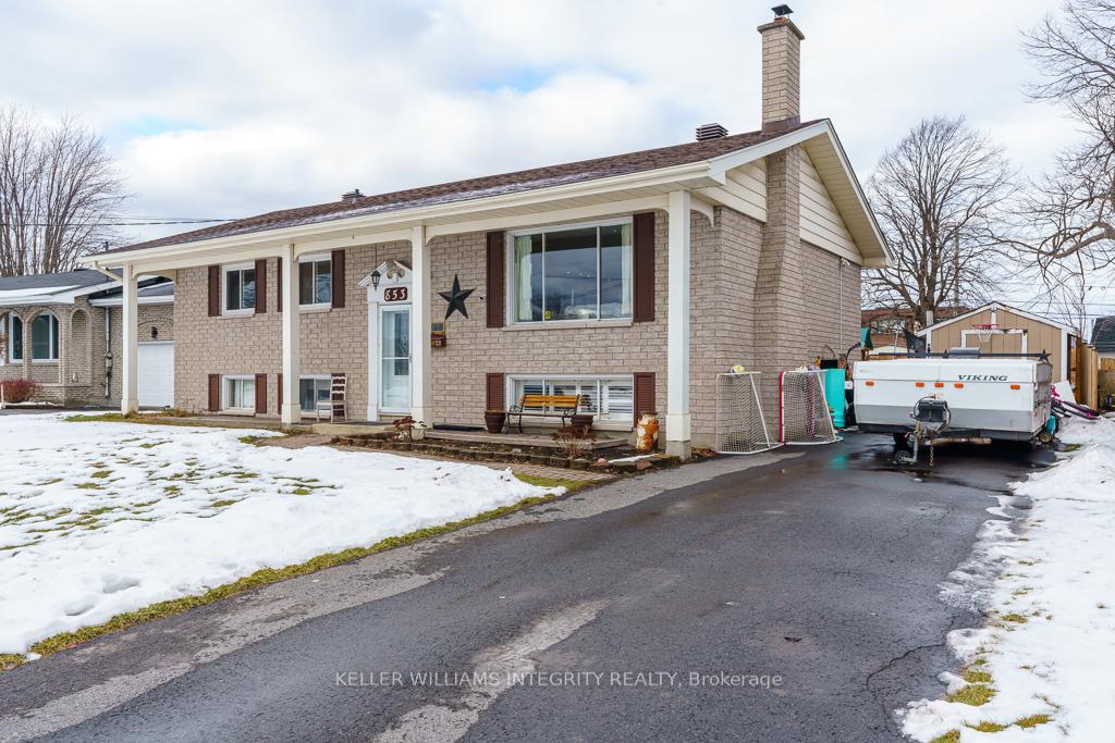 Photo 2 of 853 Haldimand Crescent N, Cornwall — HOMEH