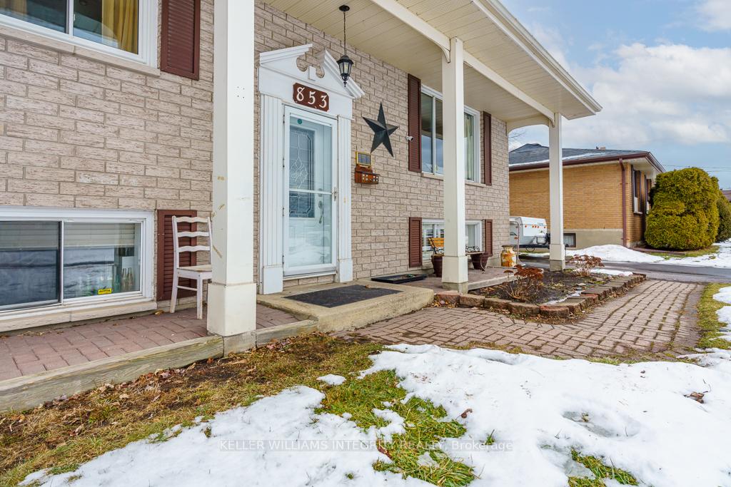 Photo 3 of 853 Haldimand Crescent N, Cornwall — HOMEH
