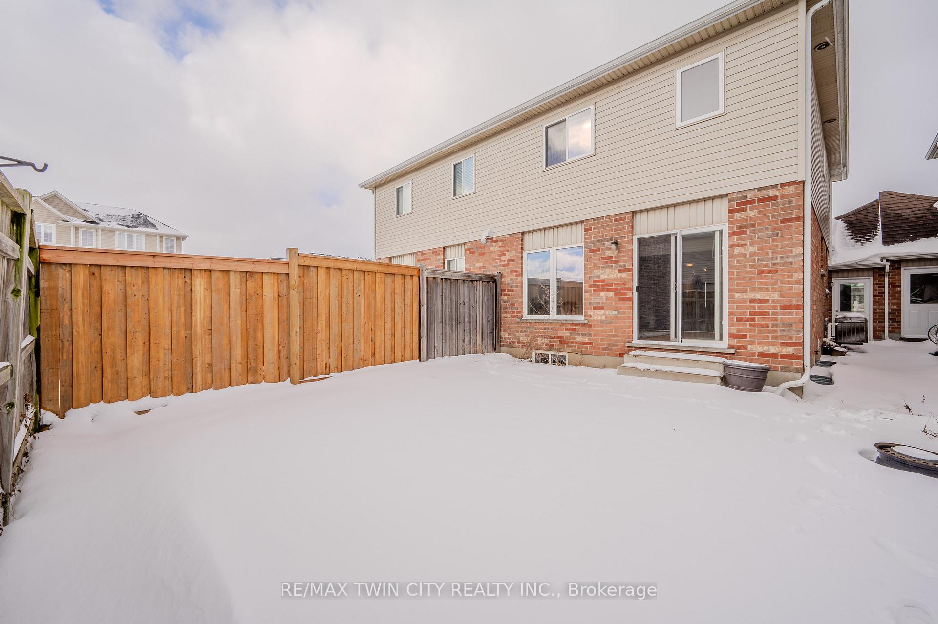 Photo 3 of 6 Broadoaks Drive, Cambridge — HOMEH