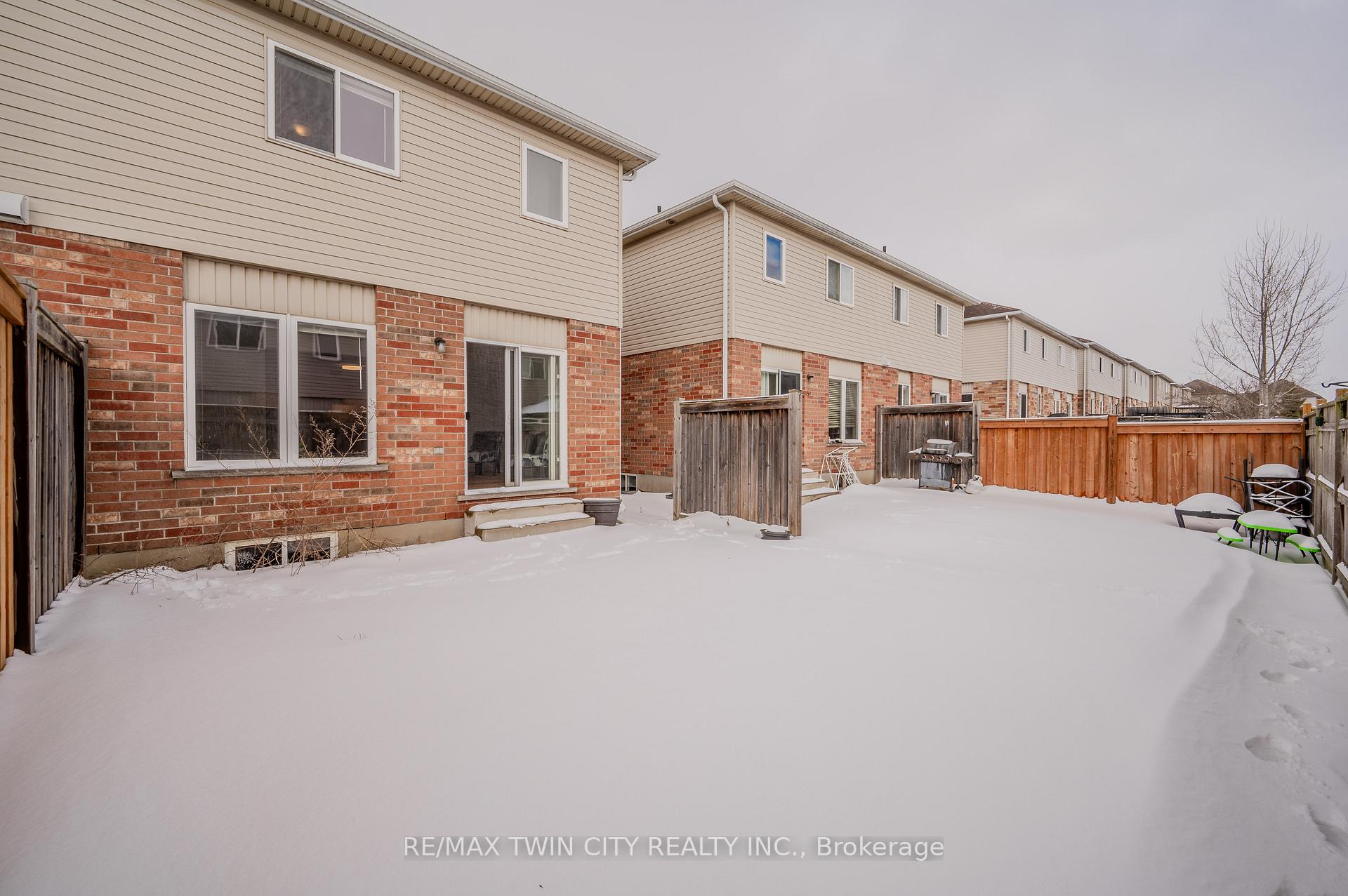 Photo 4 of 6 Broadoaks Drive, Cambridge — HOMEH