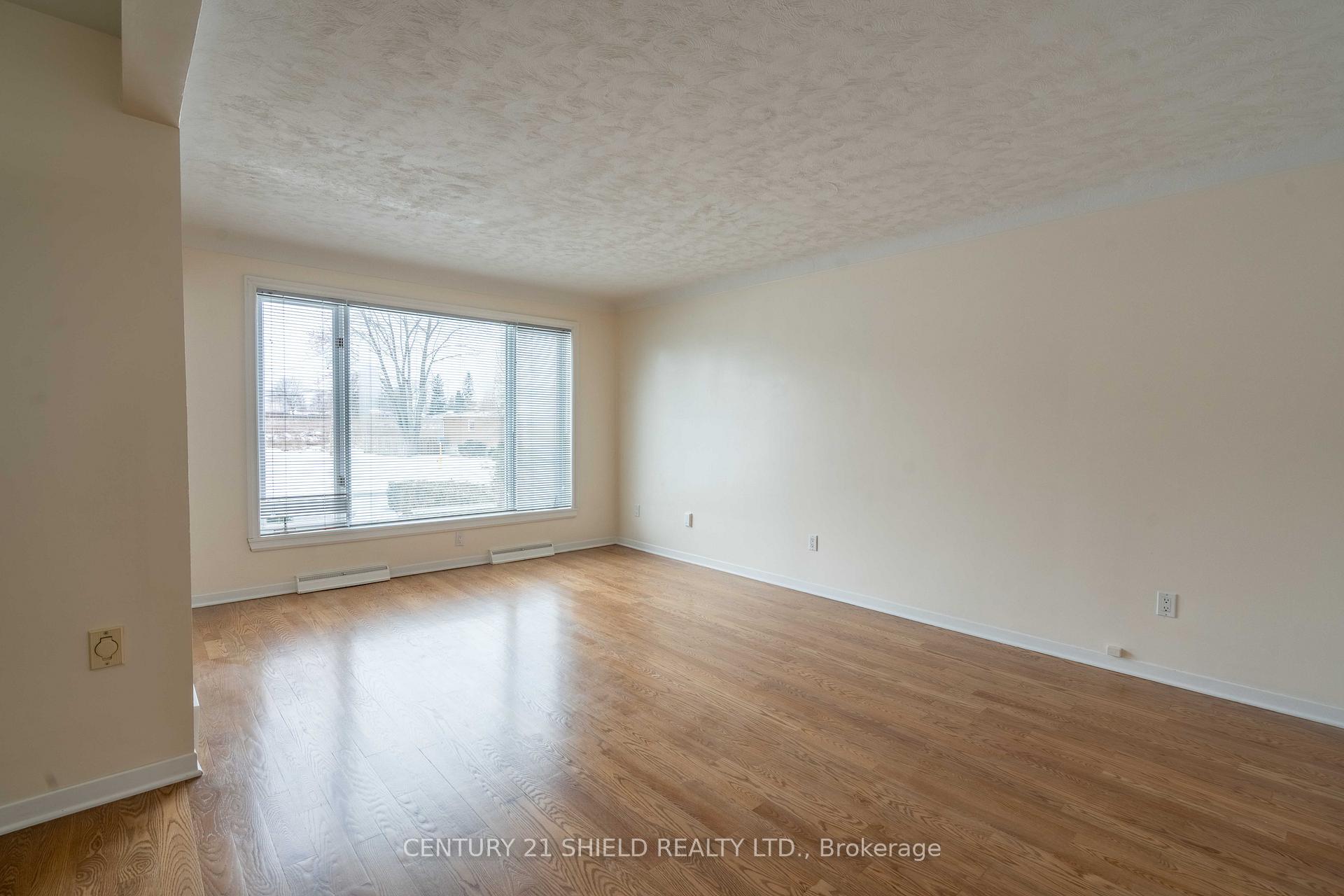 Photo 5 of 434 Anderson Drive, Cornwall — HOMEH