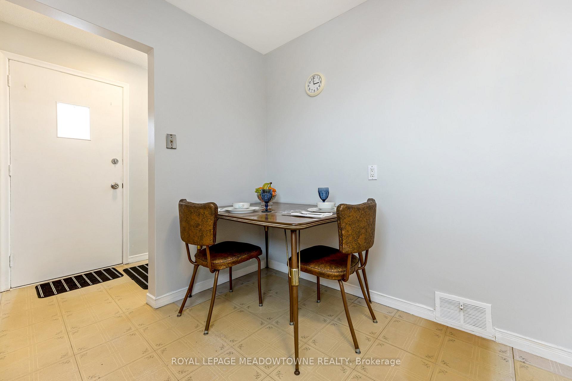 Photo 6 of 175 Raylawn Crescent, Halton Hills, Georgetown — HOMEH