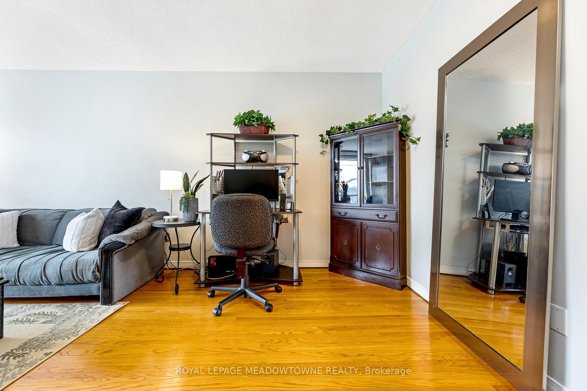 Photo 9 of 175 Raylawn Crescent, Halton Hills, Georgetown — HOMEH