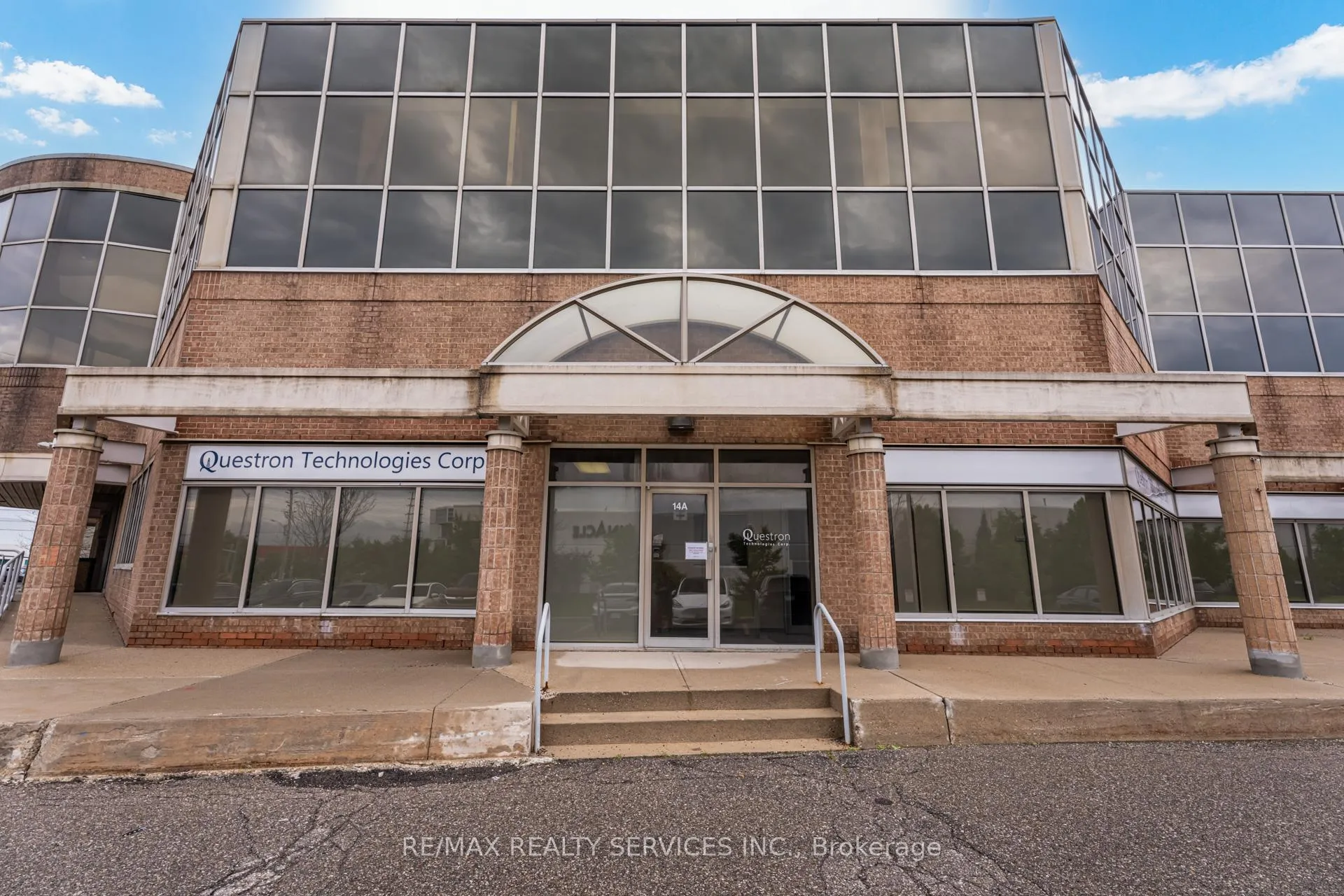 Photo 2 of Unit 18, 18 Franklin Crt, Brampton, Bramalea West Industrial — HOMEH