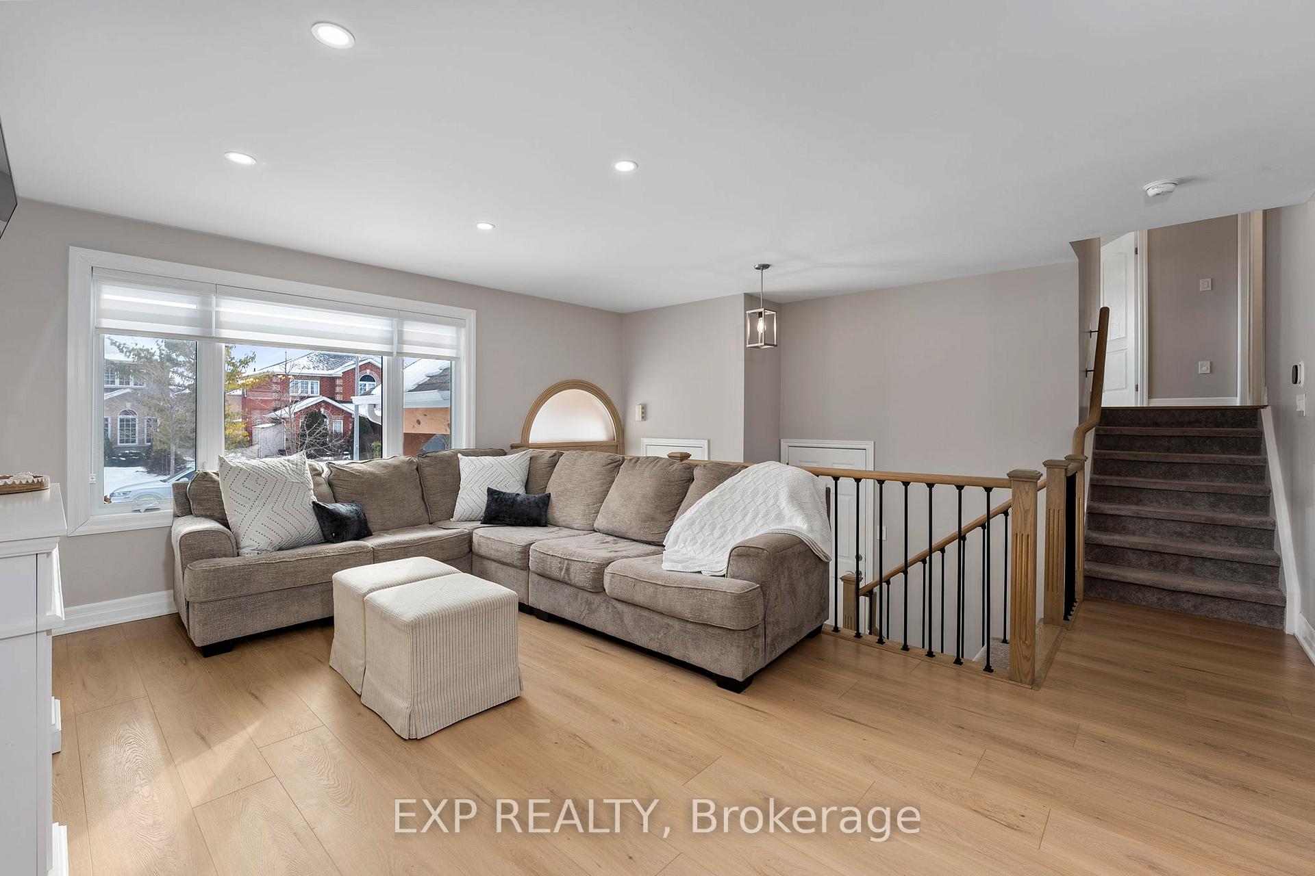 Photo 6 of 50 Bambi Crescent, Georgina, Keswick South — HOMEH