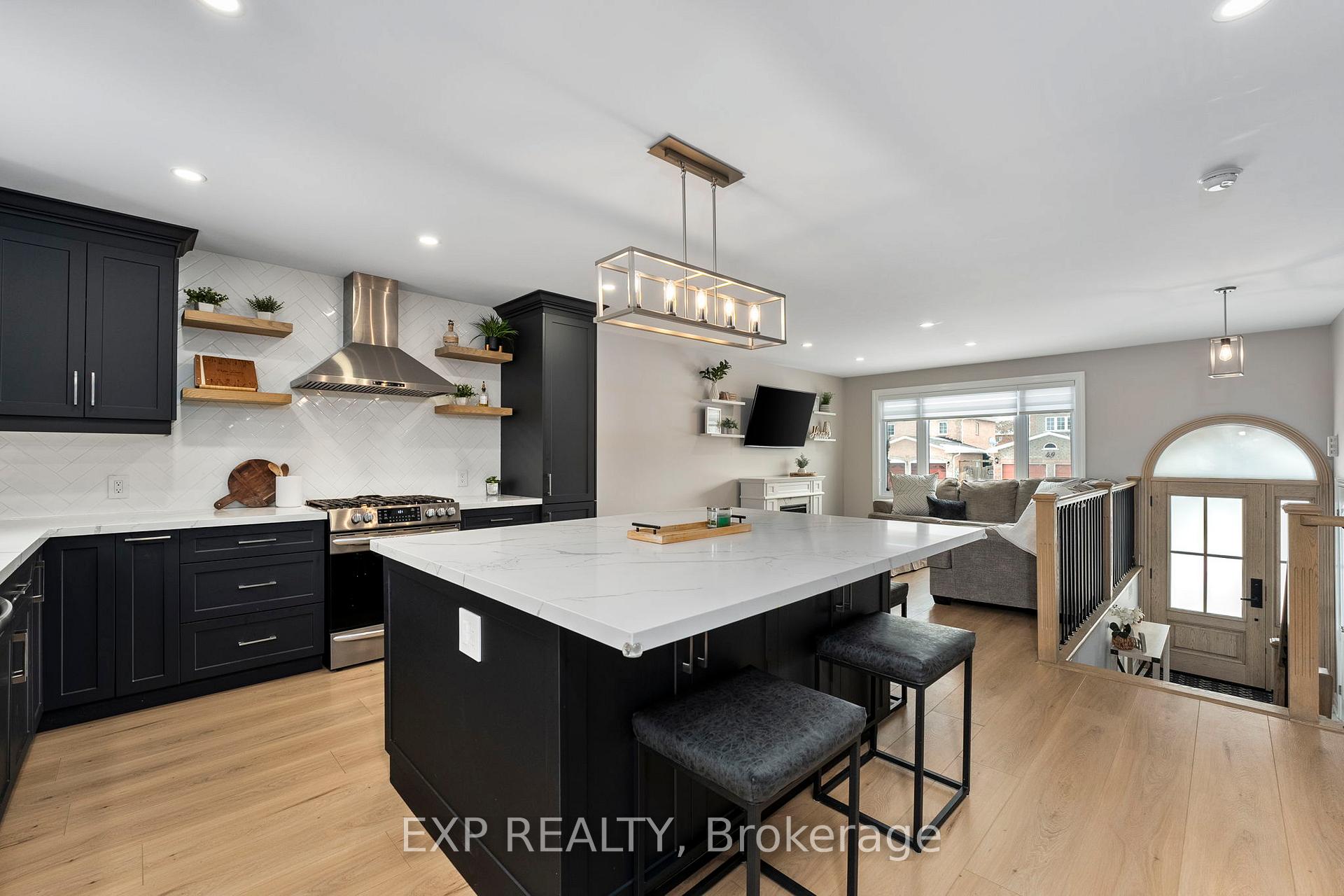 Photo 9 of 50 Bambi Crescent, Georgina, Keswick South — HOMEH