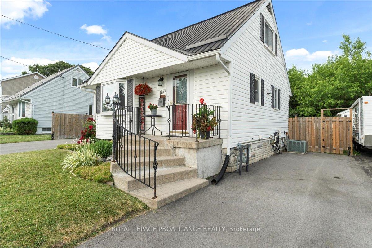 Photo 3 of 9 Sixth Street, Belleville, Belleville Ward — HOMEH