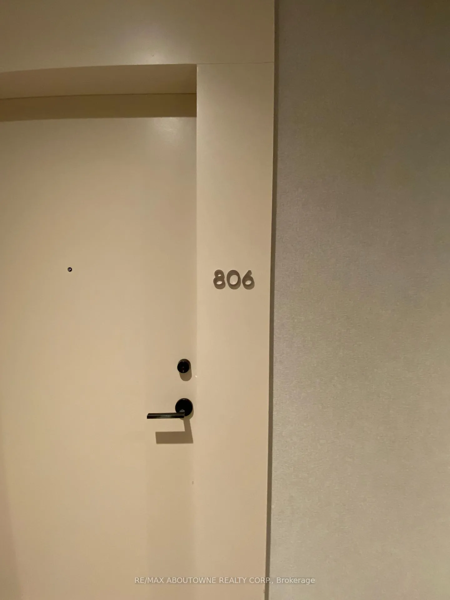 Photo 5 of Unit 806, 2020 Bathurst Street, Toronto, Humewood-Cedarvale — HOMEH