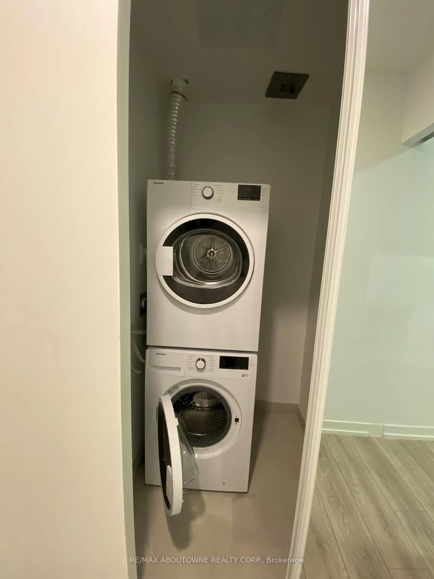 Photo 10 of Unit 806, 2020 Bathurst Street, Toronto, Humewood-Cedarvale — HOMEH