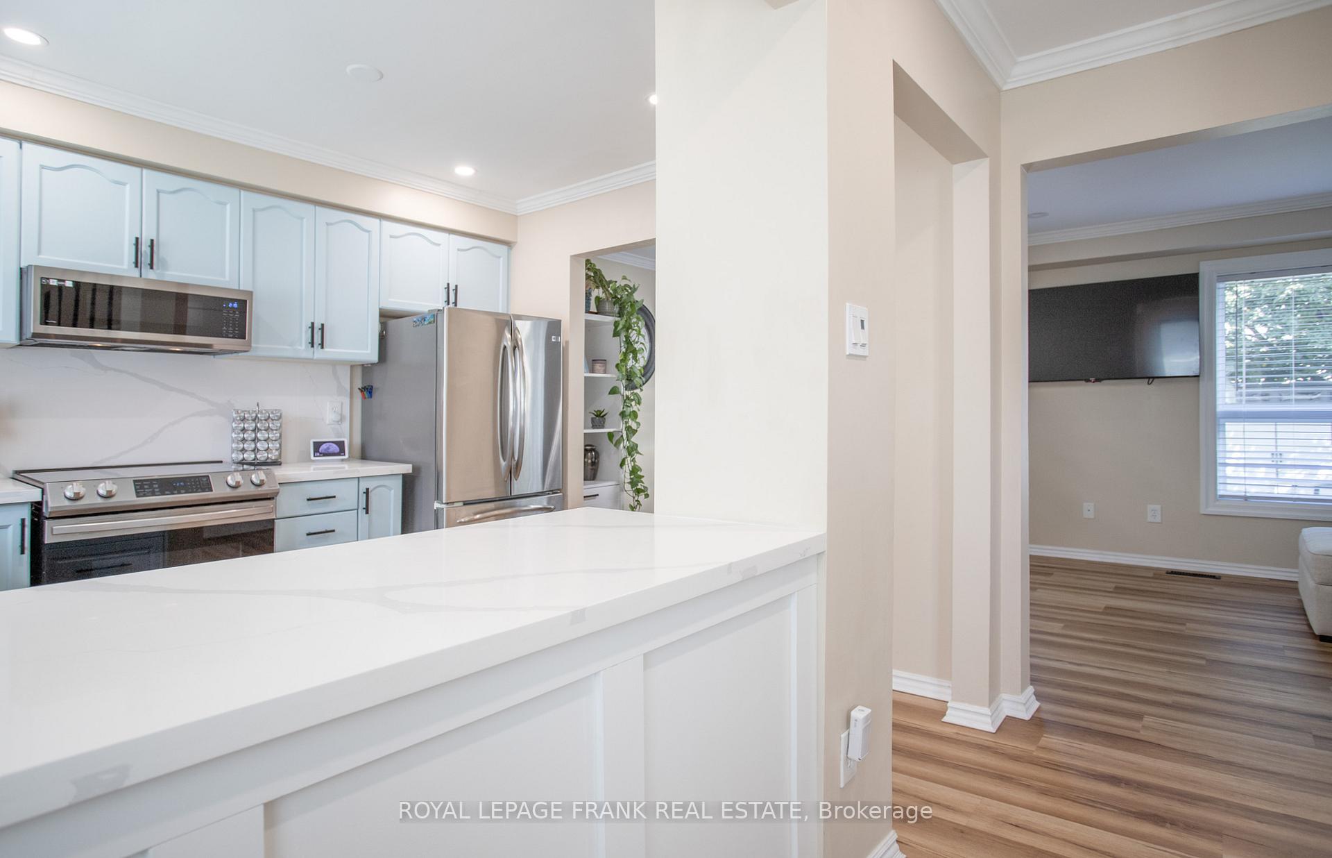 Photo 4 of 57 Elford Drive, Clarington, Bowmanville — HOMEH