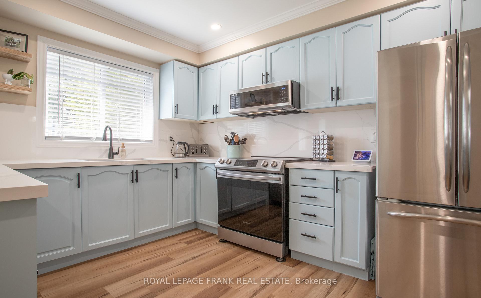 Photo 6 of 57 Elford Drive, Clarington, Bowmanville — HOMEH