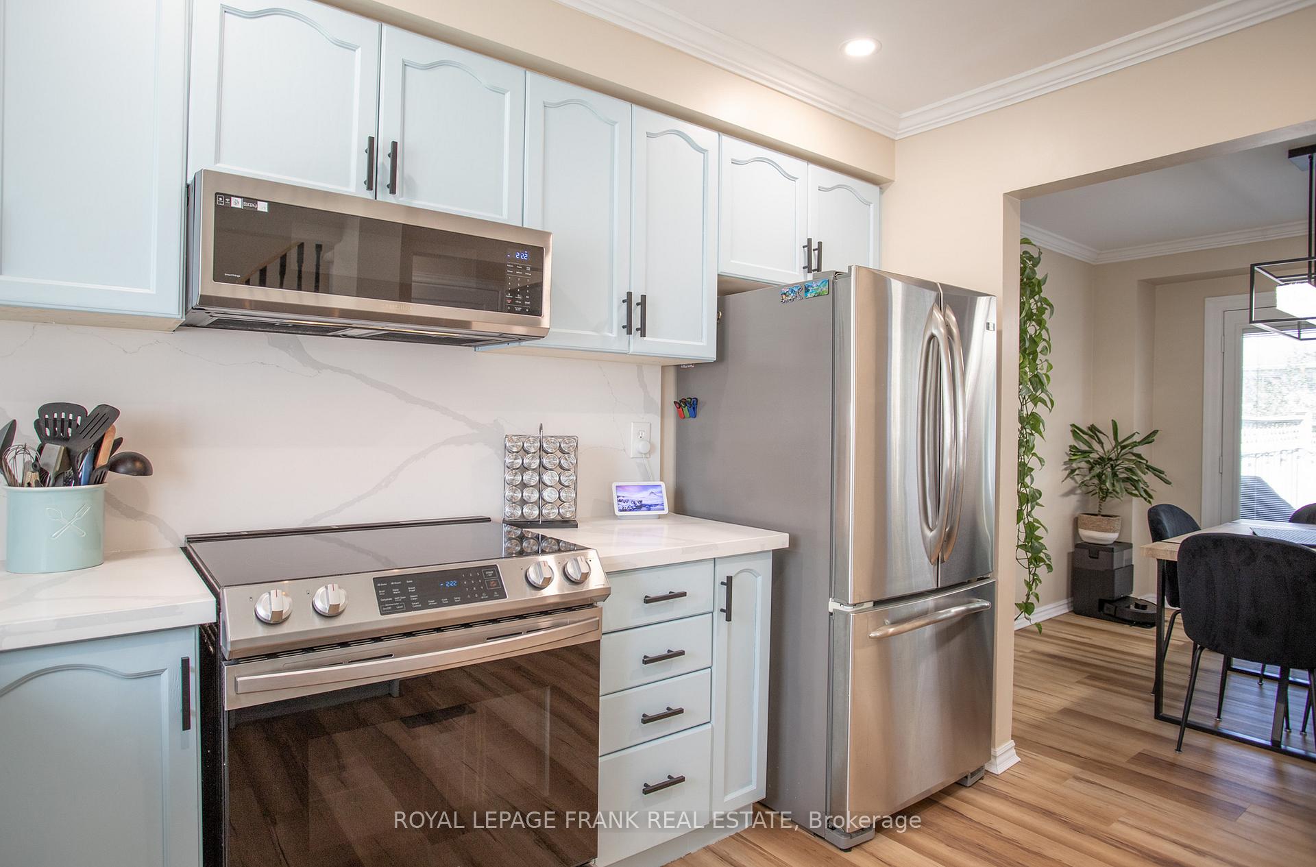 Photo 8 of 57 Elford Drive, Clarington, Bowmanville — HOMEH