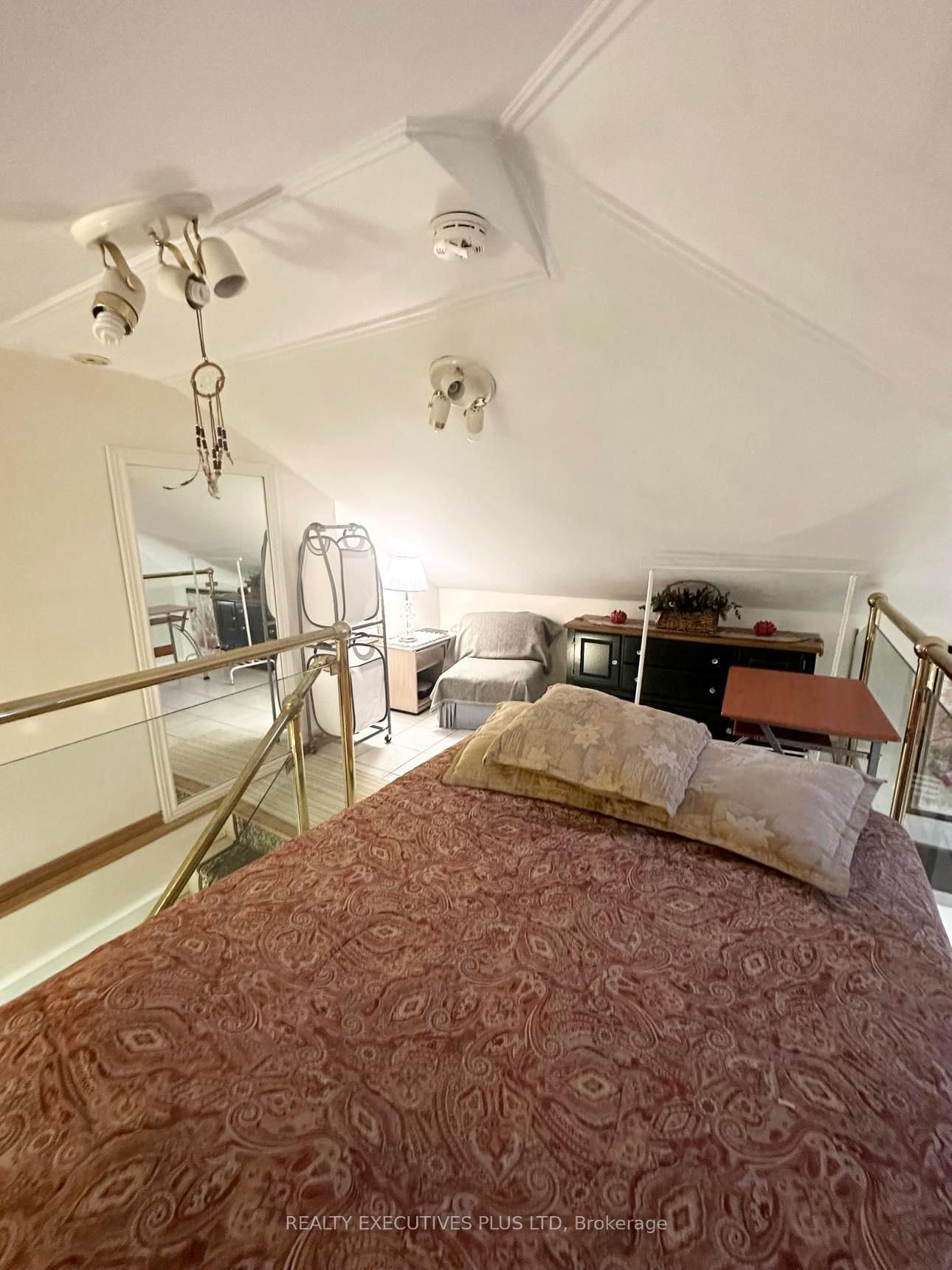 Photo 4 of Unit #2, 1252 Hillhurst Road, Oakville, Morrison — HOMEH