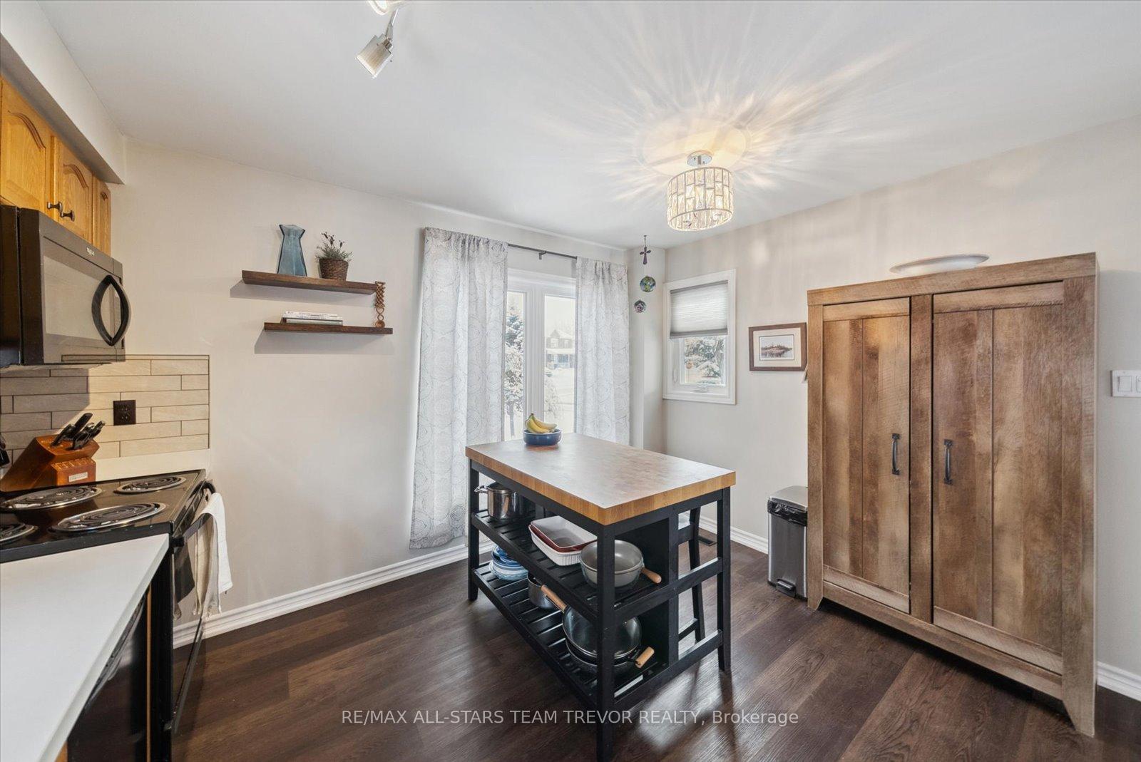 Photo 2 of 172 Carrick Avenue, Georgina, Keswick North — HOMEH