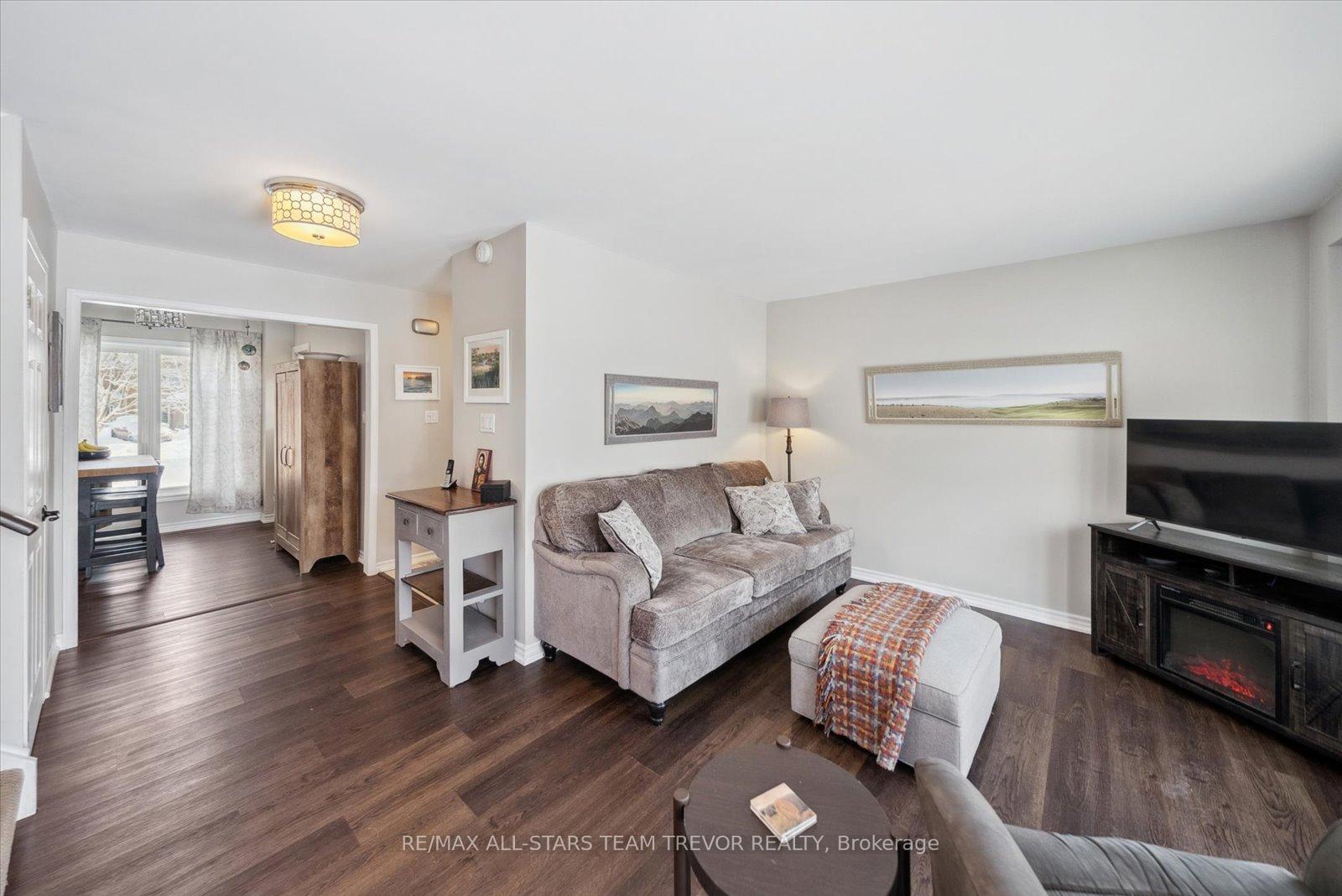 Photo 8 of 172 Carrick Avenue, Georgina, Keswick North — HOMEH