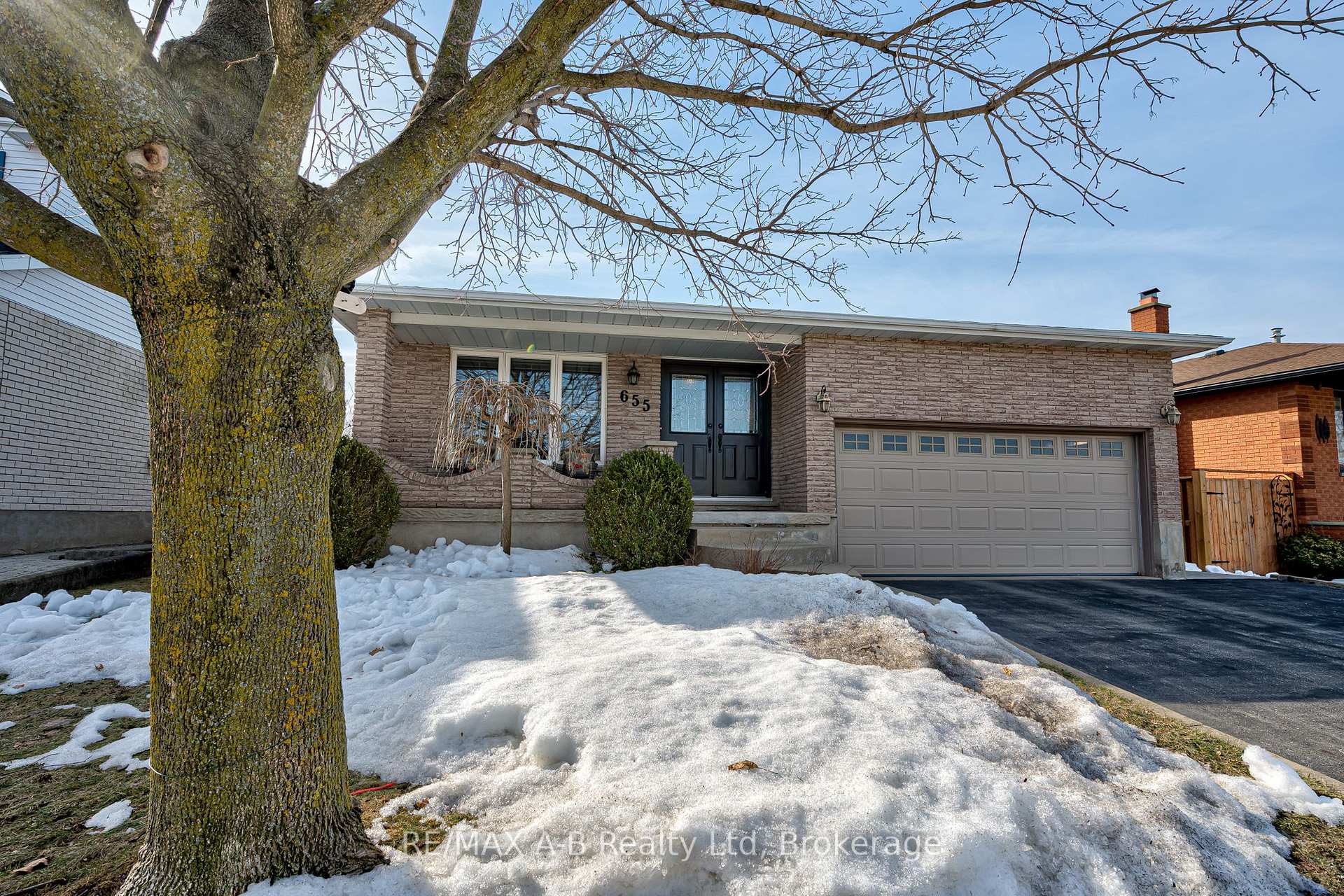 Photo 2 of 655 Champlain Boulevard, Cambridge — HOMEH