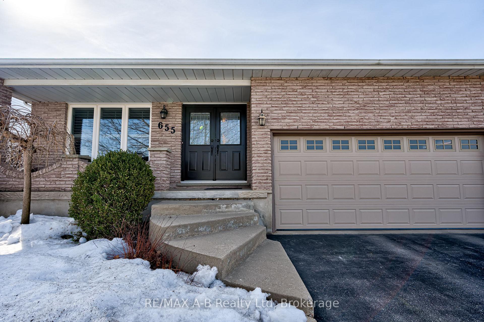 Photo 6 of 655 Champlain Boulevard, Cambridge — HOMEH