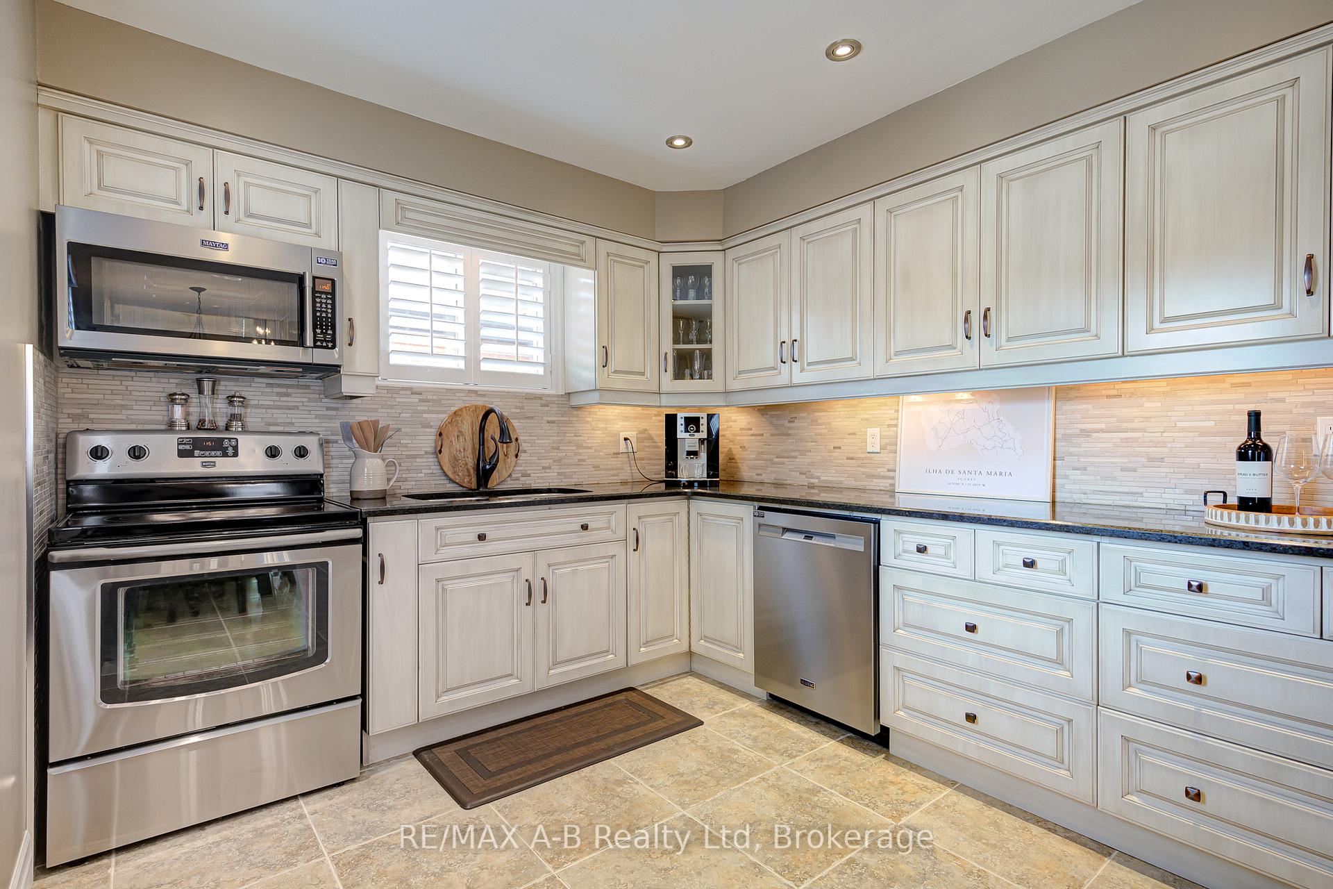Photo 20 of 655 Champlain Boulevard, Cambridge — HOMEH