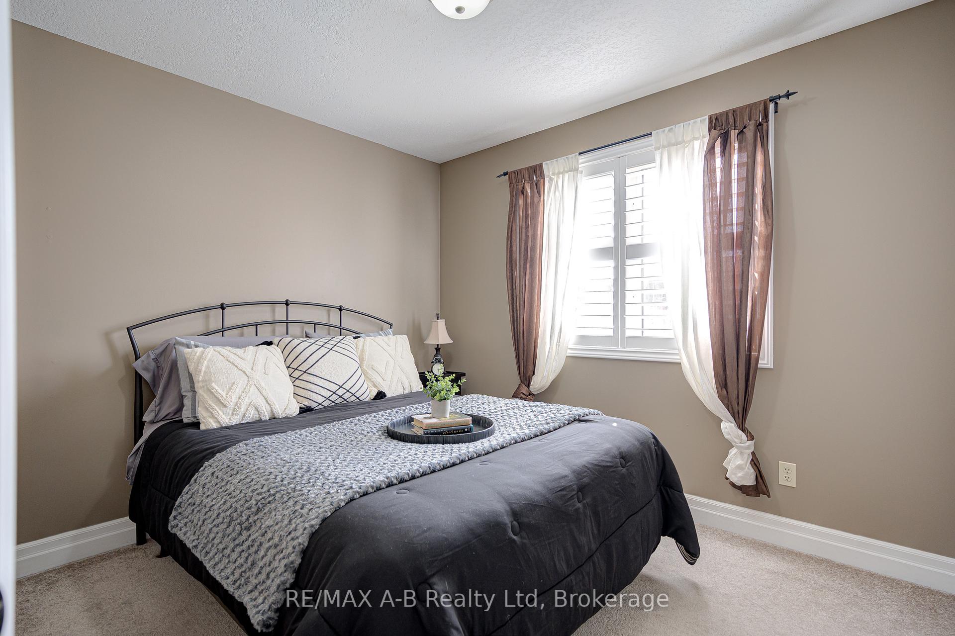 Photo 25 of 655 Champlain Boulevard, Cambridge — HOMEH