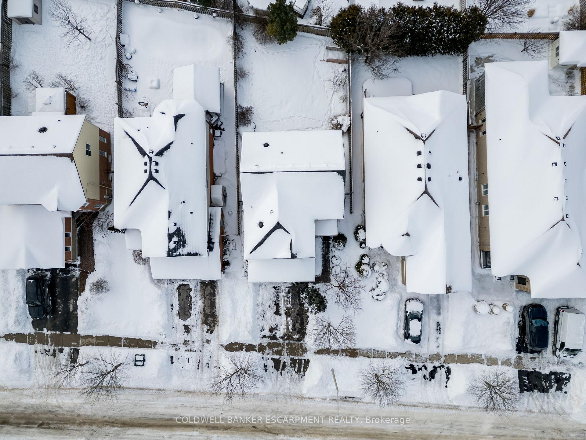 Photo 2 of 17 Spruce Boulevard, Halton Hills, Acton — HOMEH