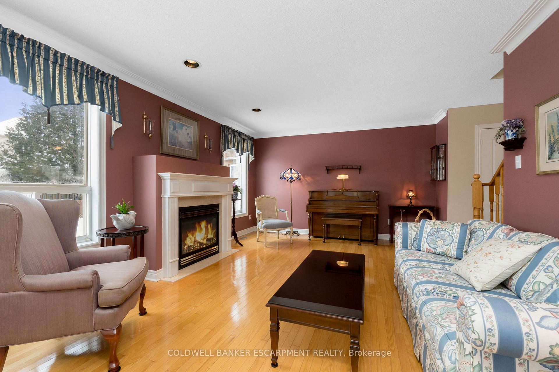 Photo 8 of 17 Spruce Boulevard, Halton Hills, Acton — HOMEH