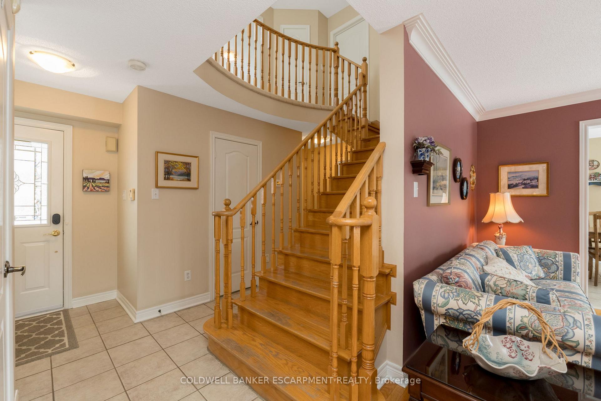 Photo 15 of 17 Spruce Boulevard, Halton Hills, Acton — HOMEH