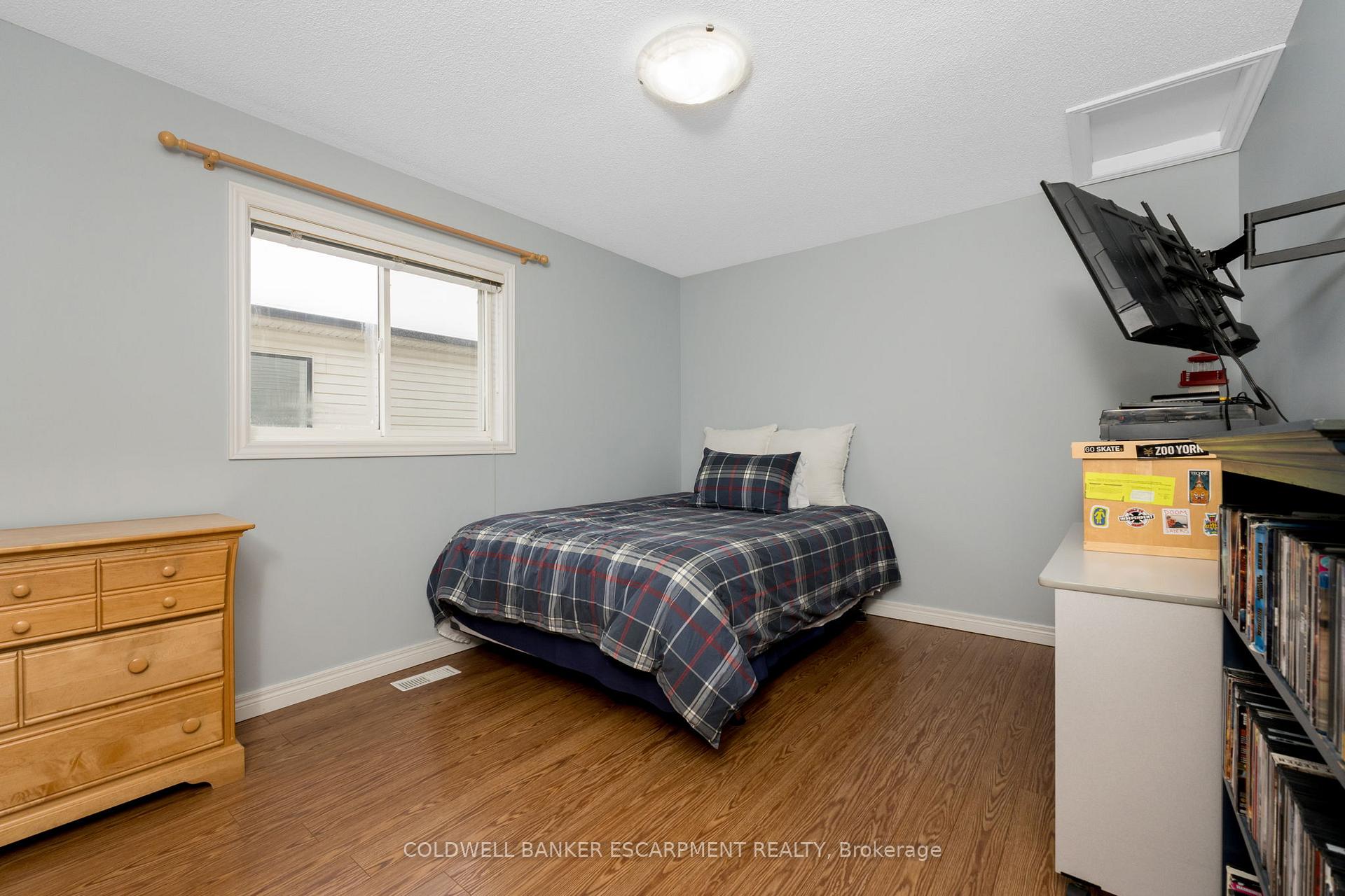 Photo 17 of 17 Spruce Boulevard, Halton Hills, Acton — HOMEH