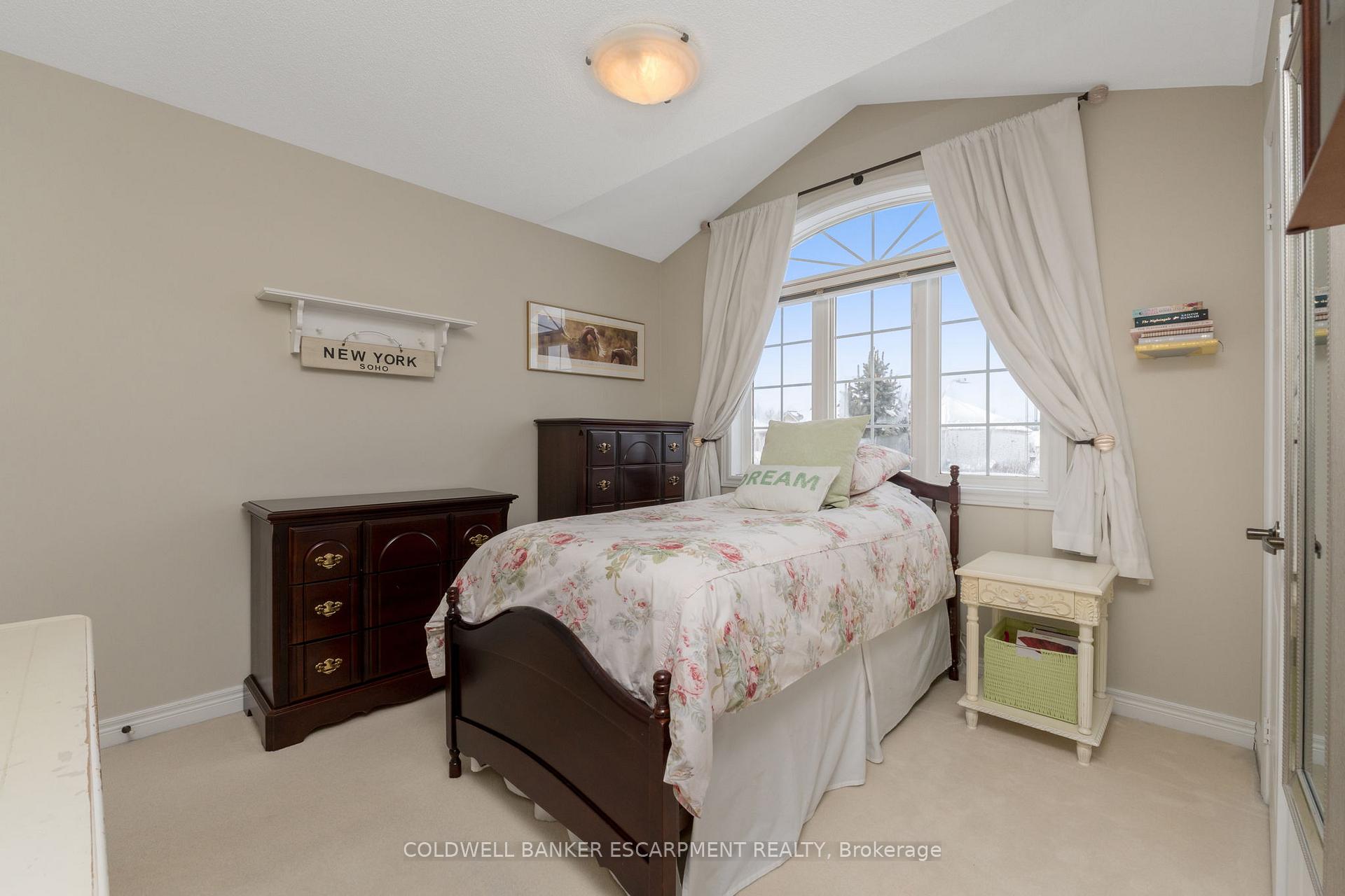 Photo 20 of 17 Spruce Boulevard, Halton Hills, Acton — HOMEH