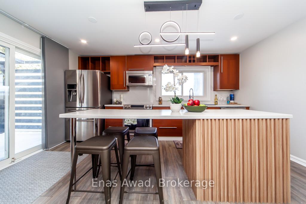 Photo 5 of 233 Cameron Crescent, Georgina, Keswick North — HOMEH