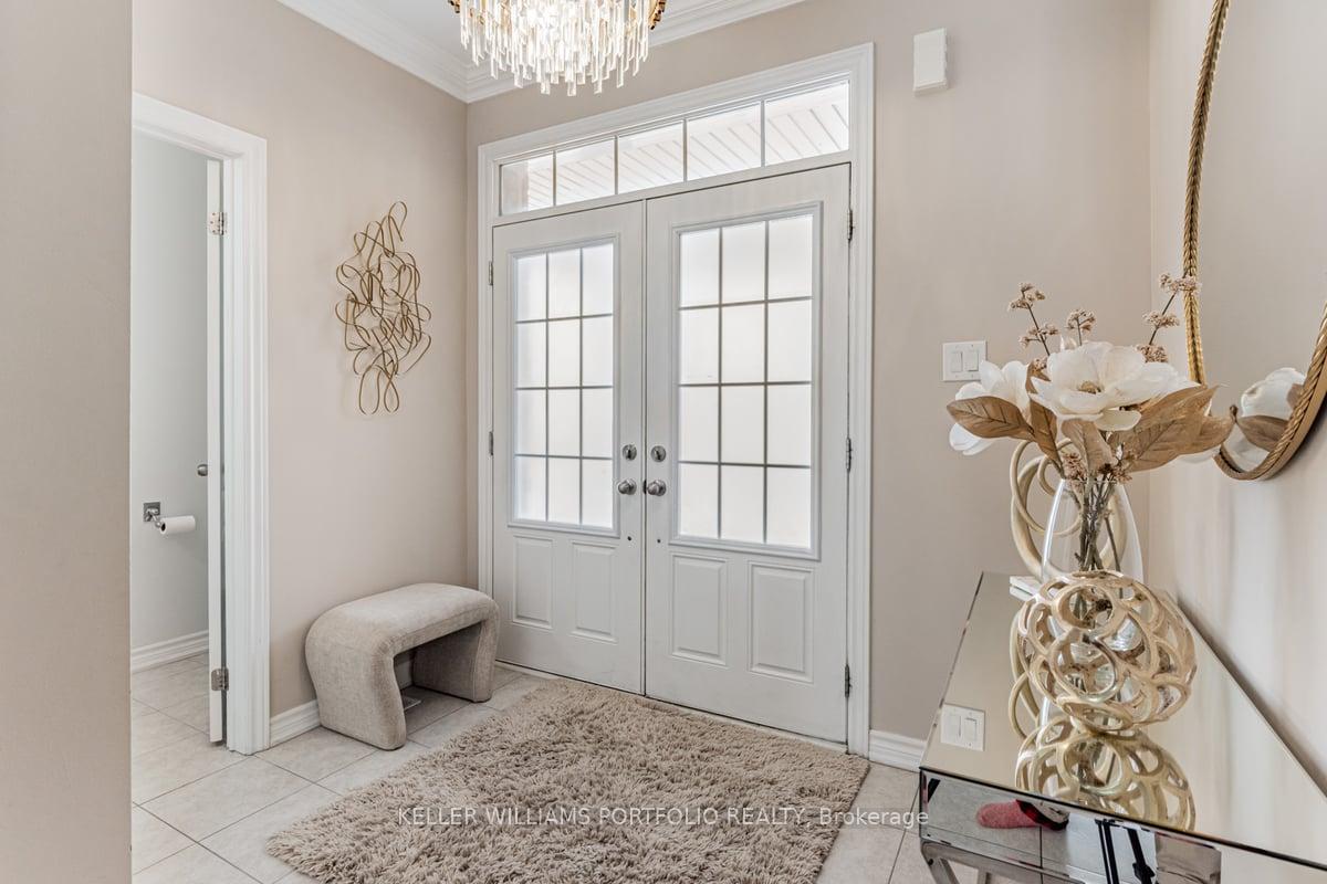 Photo 3 of 42 Willoughby Place, Clarington, Bowmanville — HOMEH