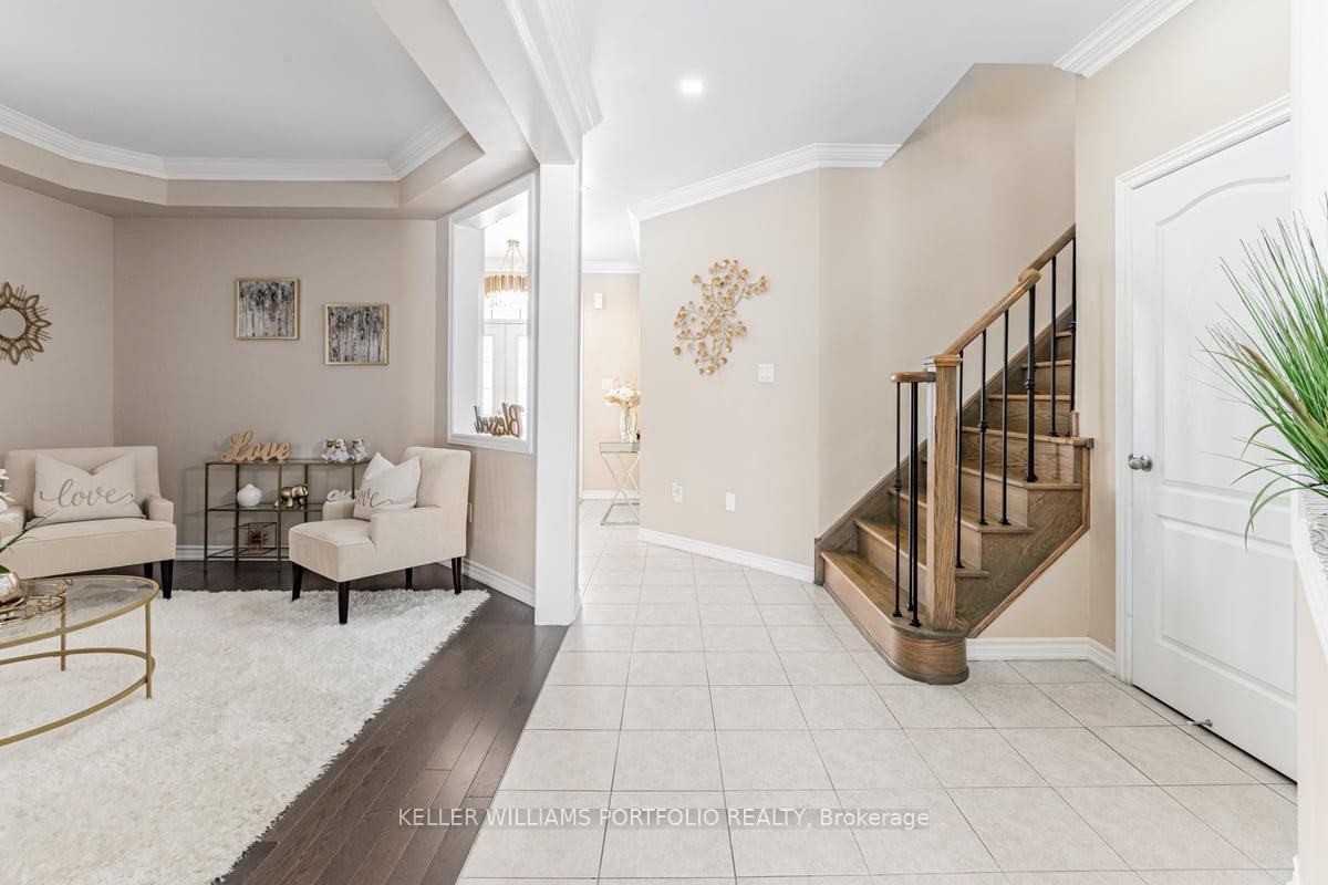 Photo 5 of 42 Willoughby Place, Clarington, Bowmanville — HOMEH