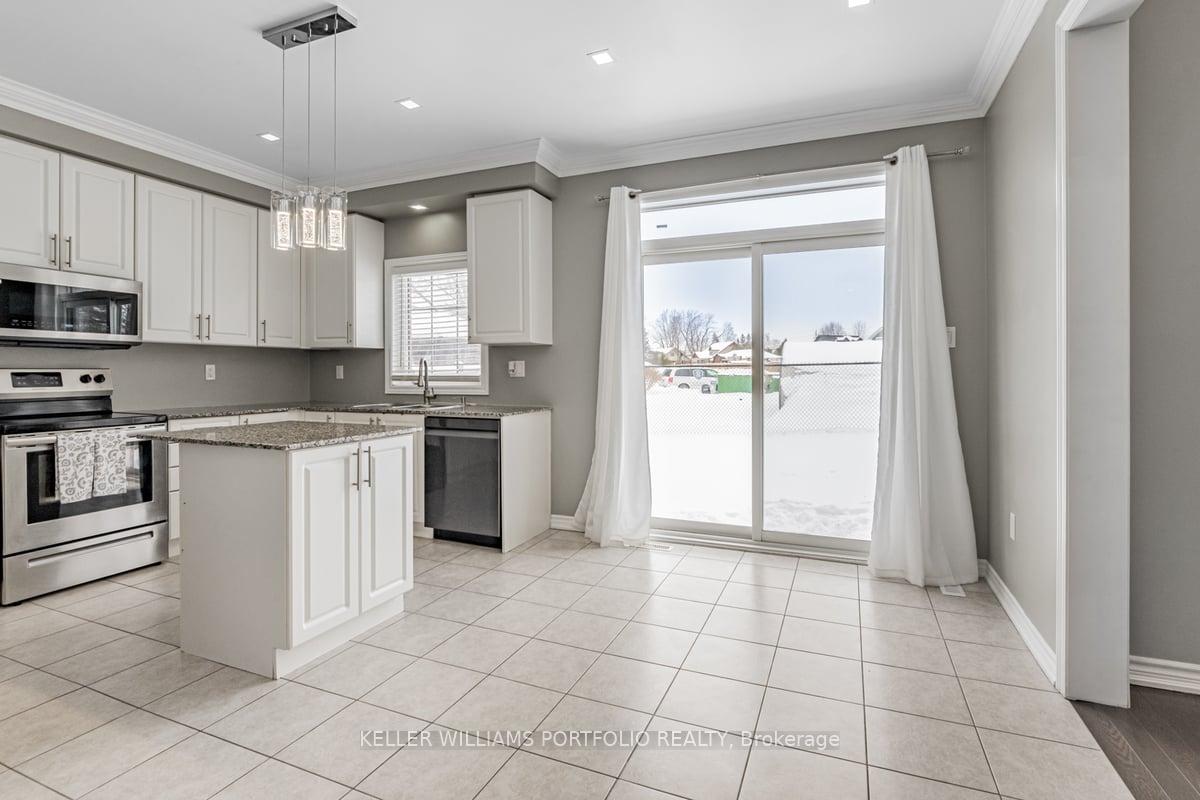 Photo 10 of 42 Willoughby Place, Clarington, Bowmanville — HOMEH