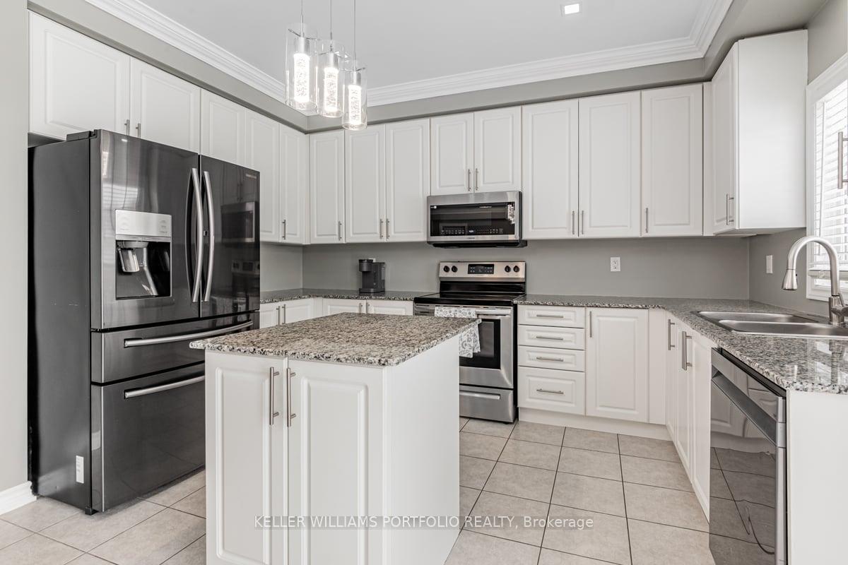 Photo 12 of 42 Willoughby Place, Clarington, Bowmanville — HOMEH