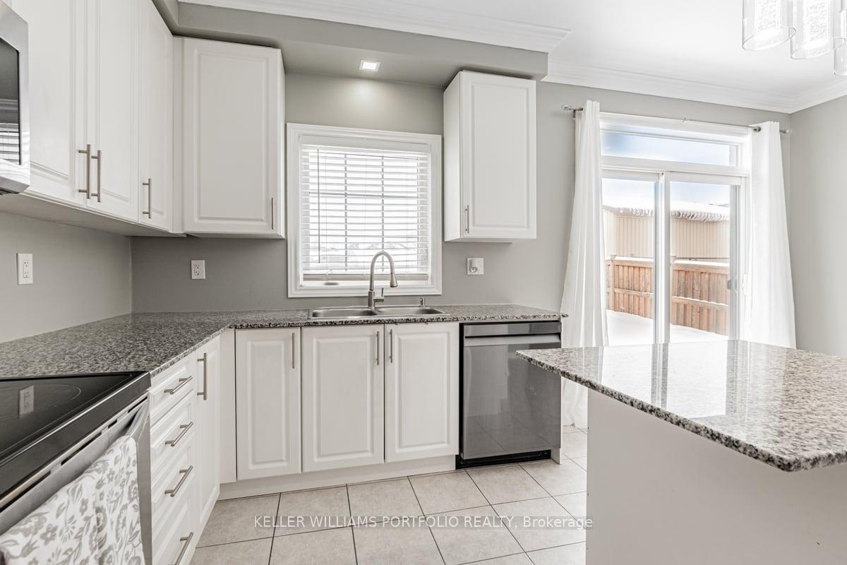 Photo 14 of 42 Willoughby Place, Clarington, Bowmanville — HOMEH
